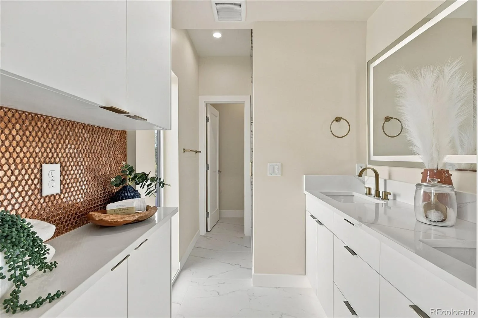 1240 E 35th Avenue Denver CO 80205 | MLS #REC2402948 10142026001743 1600 32