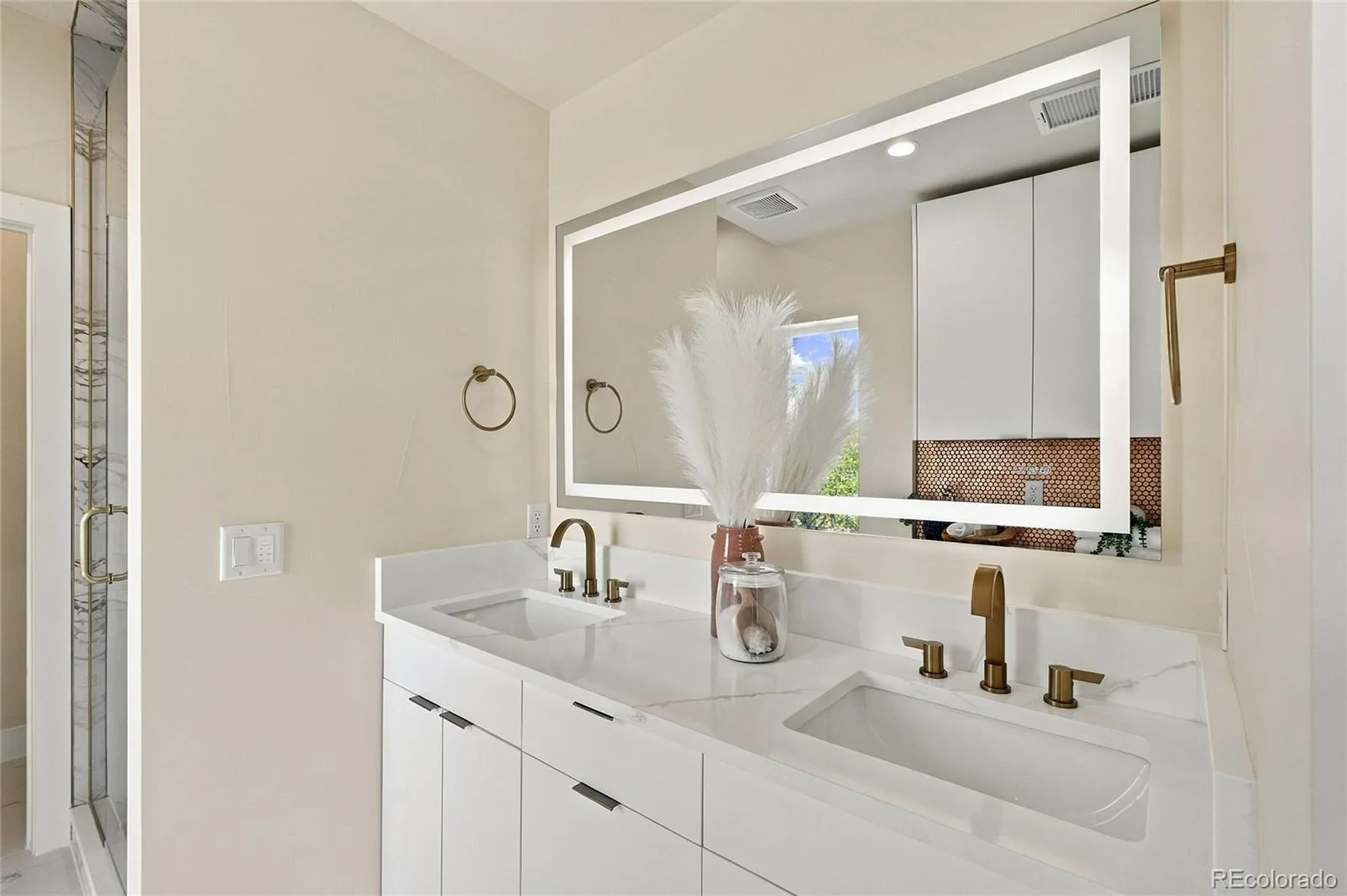 1240 E 35th Avenue Denver CO 80205 | MLS #REC2402948 10142026001743 1600 33