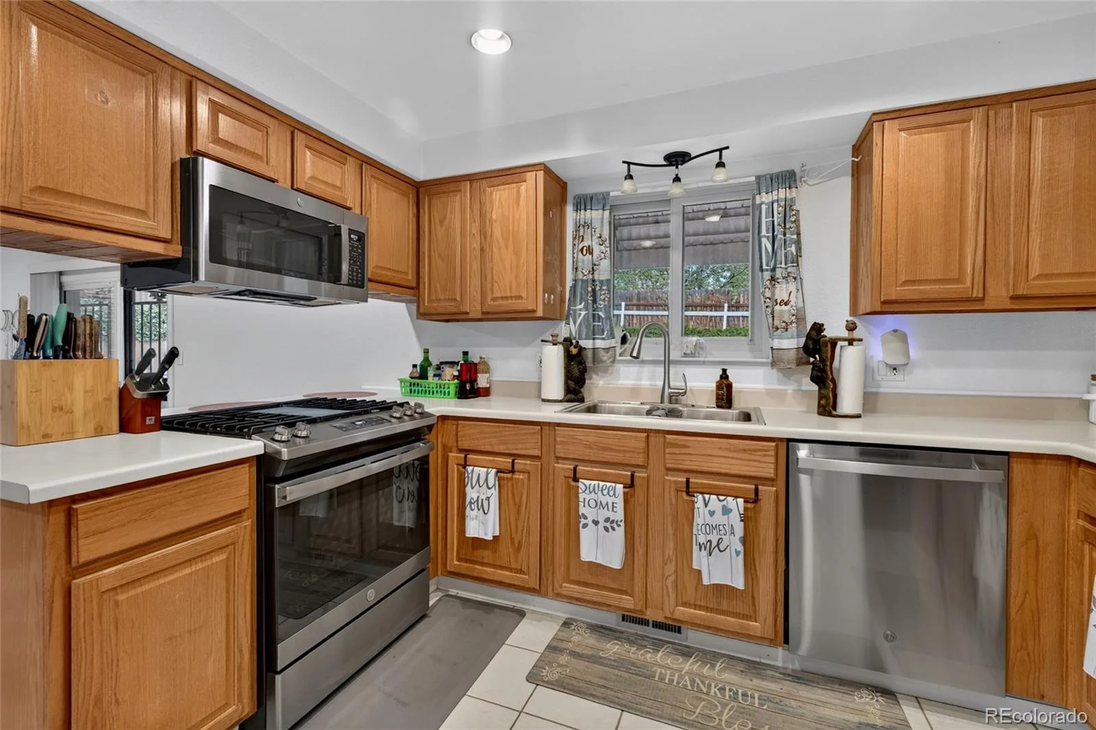 13517 W Alaska Drive Denver CO 80228 | MLS #REC2403737 09272026043408 1600 6