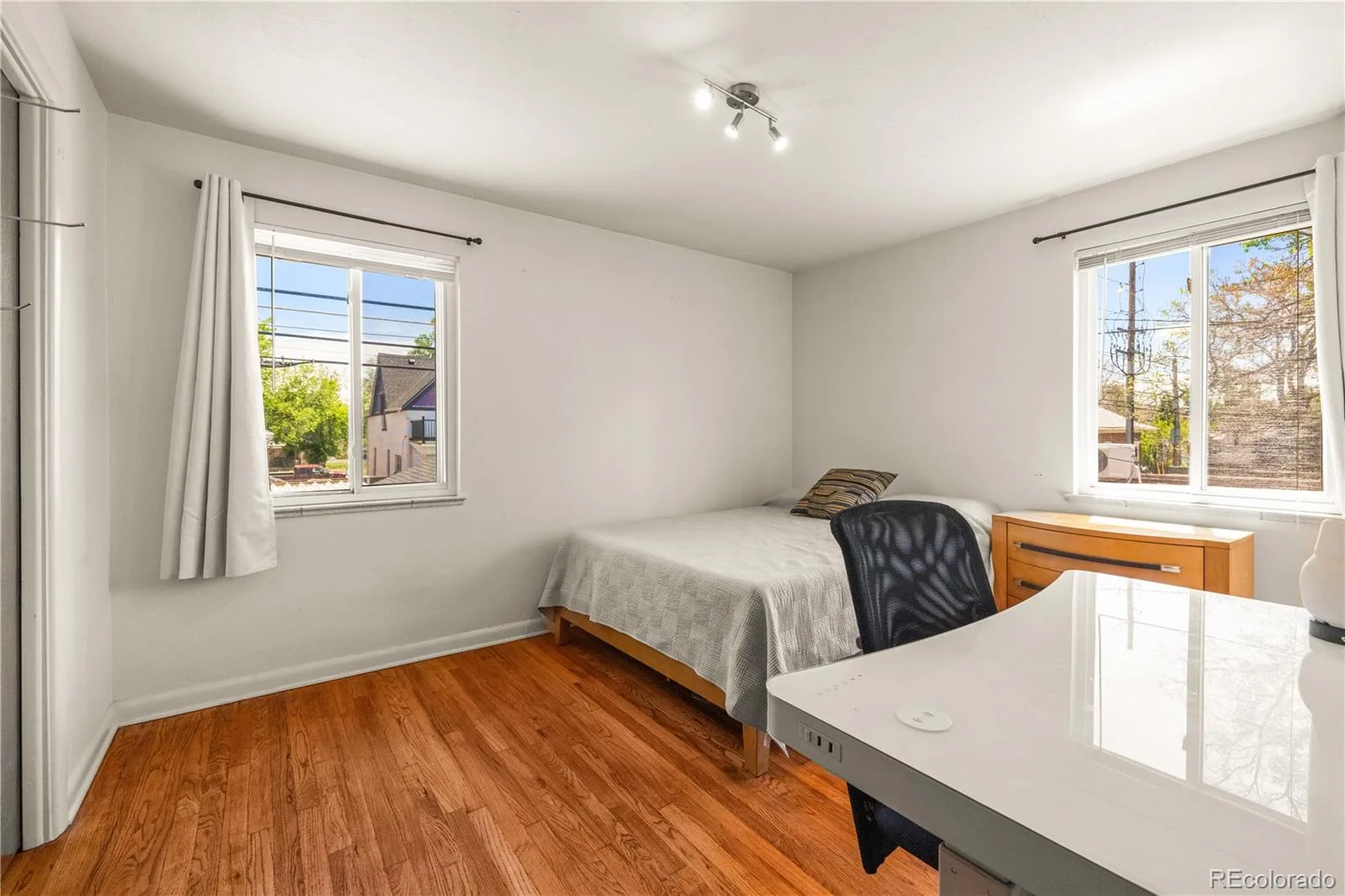468 S Sherman Street Denver CO 80209 MLS #REC2405799 06022026062058 1600 13