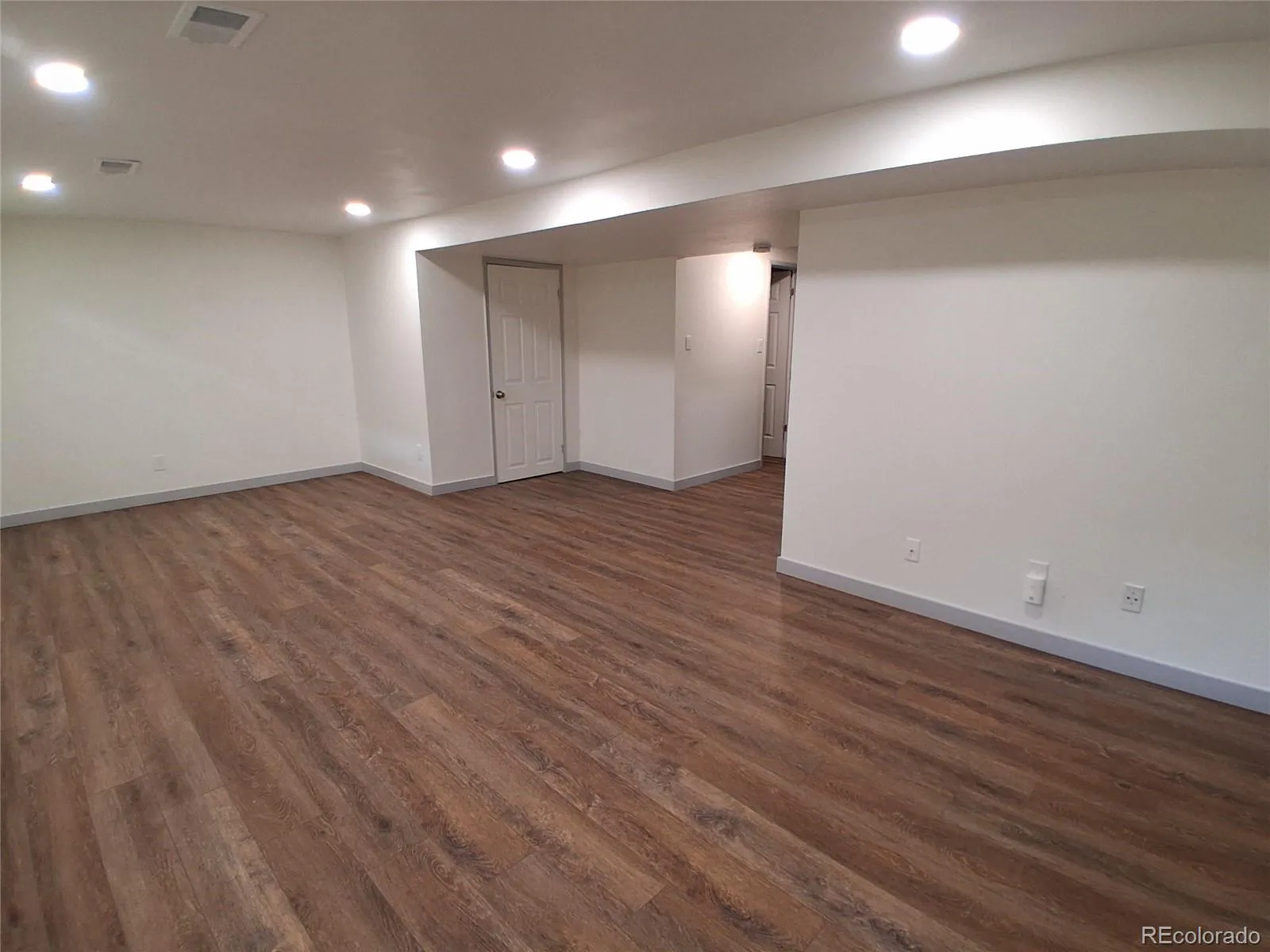 9080 E Nassau Avenue Denver CO 80237 MLS #REC2408229 04272026233608 1600 22