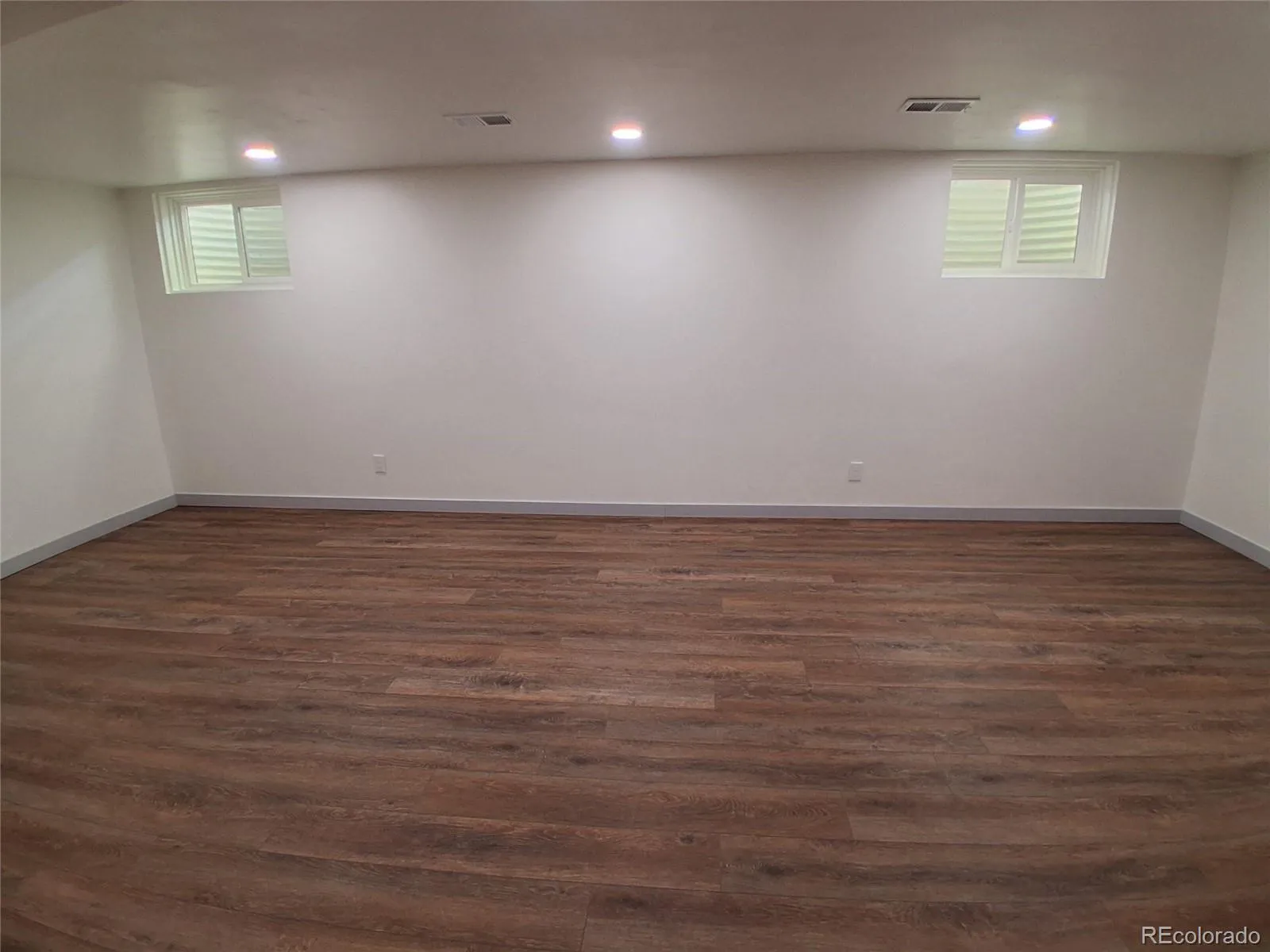 9080 E Nassau Avenue Denver CO 80237 MLS #REC2408229 04272026233608 1600 23