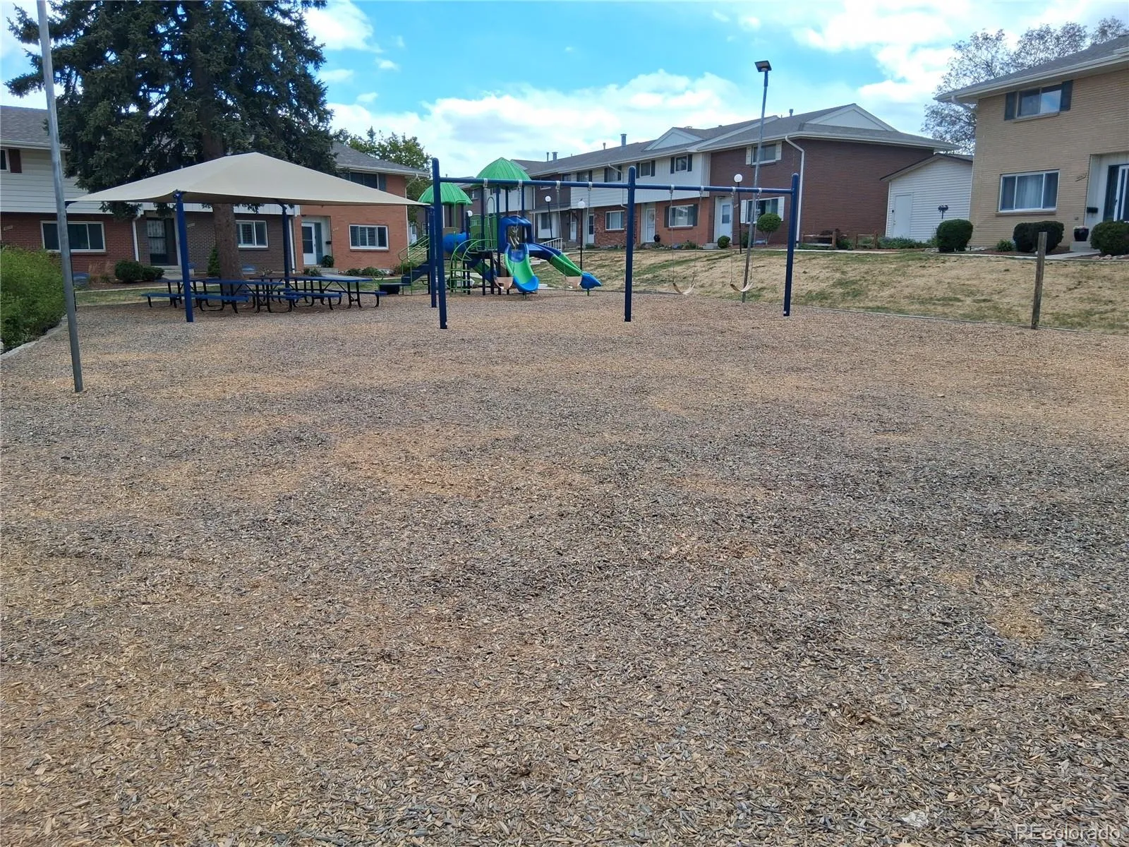 9080 E Nassau Avenue Denver CO 80237 MLS #REC2408229 04272026233608 1600 34