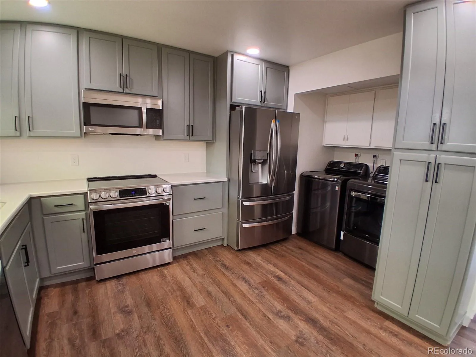 9080 E Nassau Avenue Denver CO 80237 MLS #REC2408229 04272026233608 1600 7