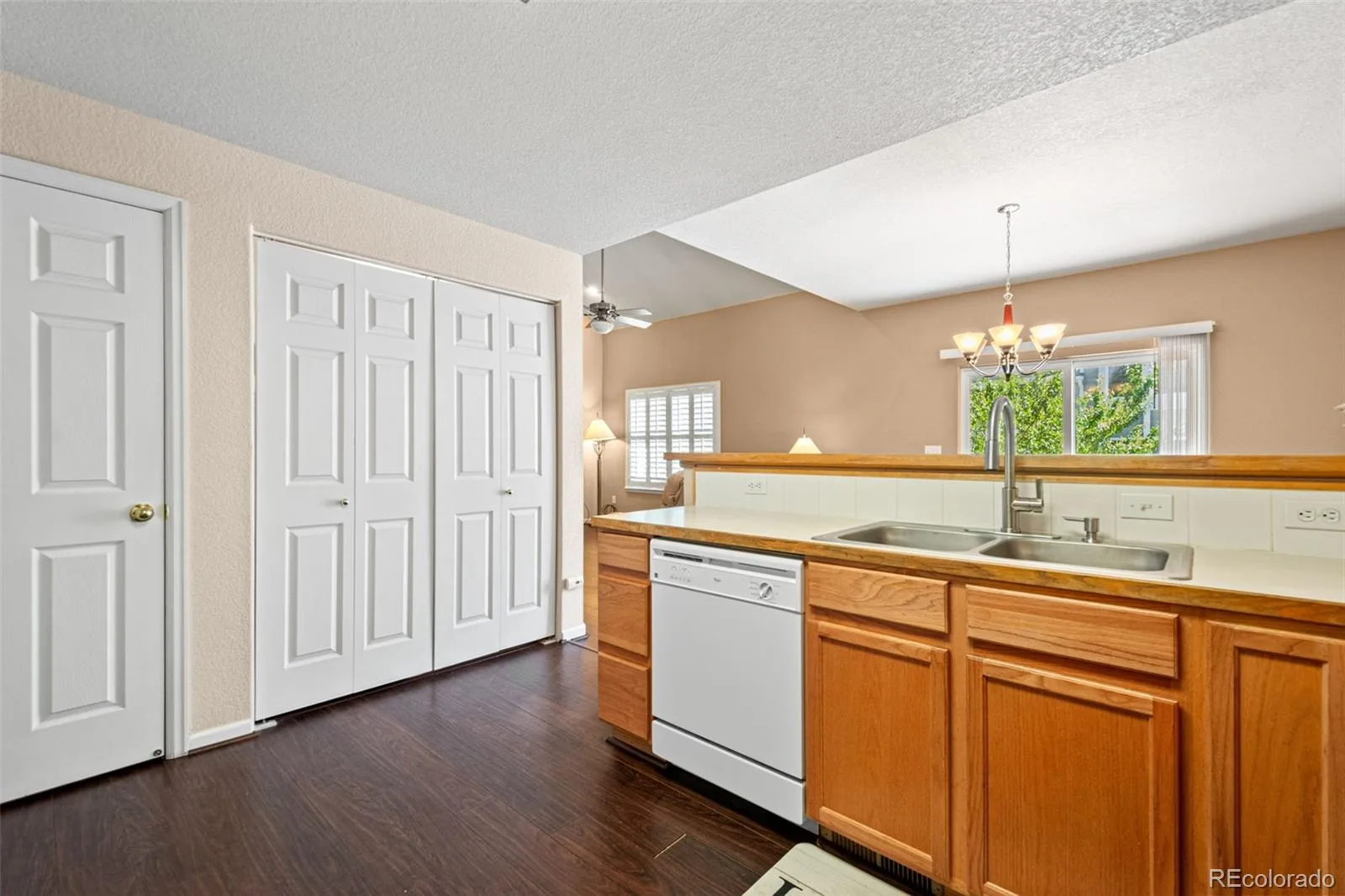 15555 E 40th Avenue #110 Denver CO 80239 | MLS #REC2411713 06202026195502 1600 12