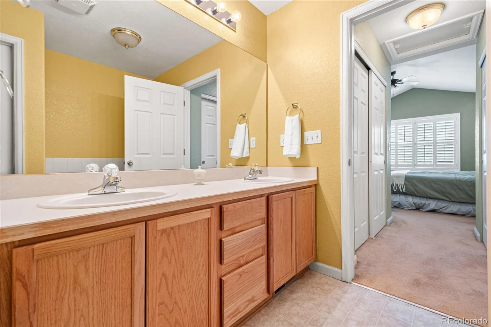 15555 E 40th Avenue #110 Denver CO 80239 | MLS #REC2411713 06202026195502 1600 18