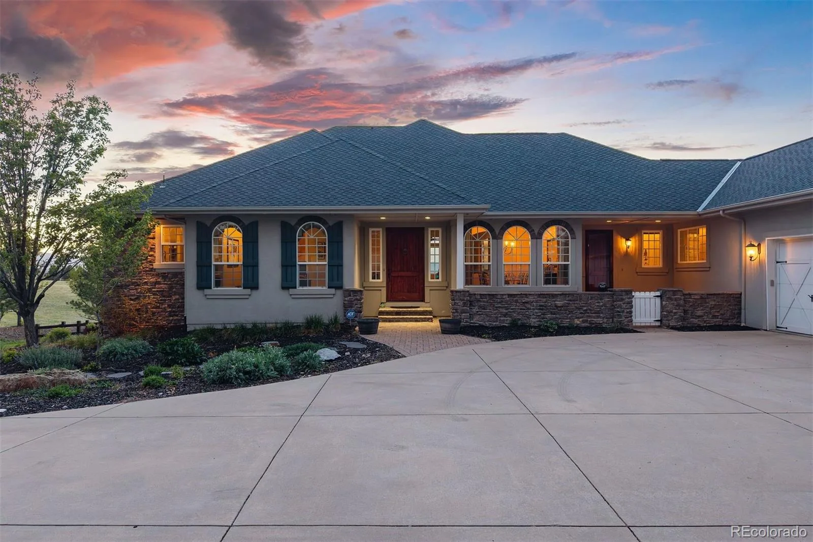 3044 Elk Canyon Circle Sedalia CO 80135 | MLS #REC2413047 06242026225402 1600 46