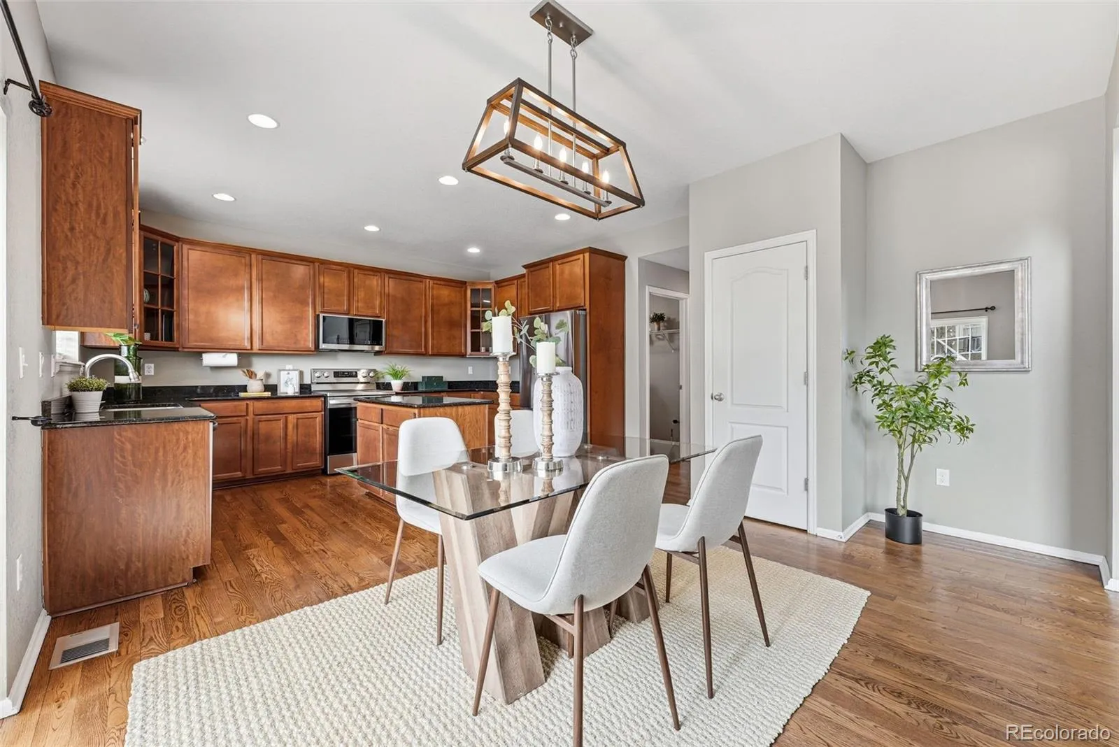 26009 E Frost Circle Aurora CO 80016 MLS #REC2414289 04162026173218 1600 13