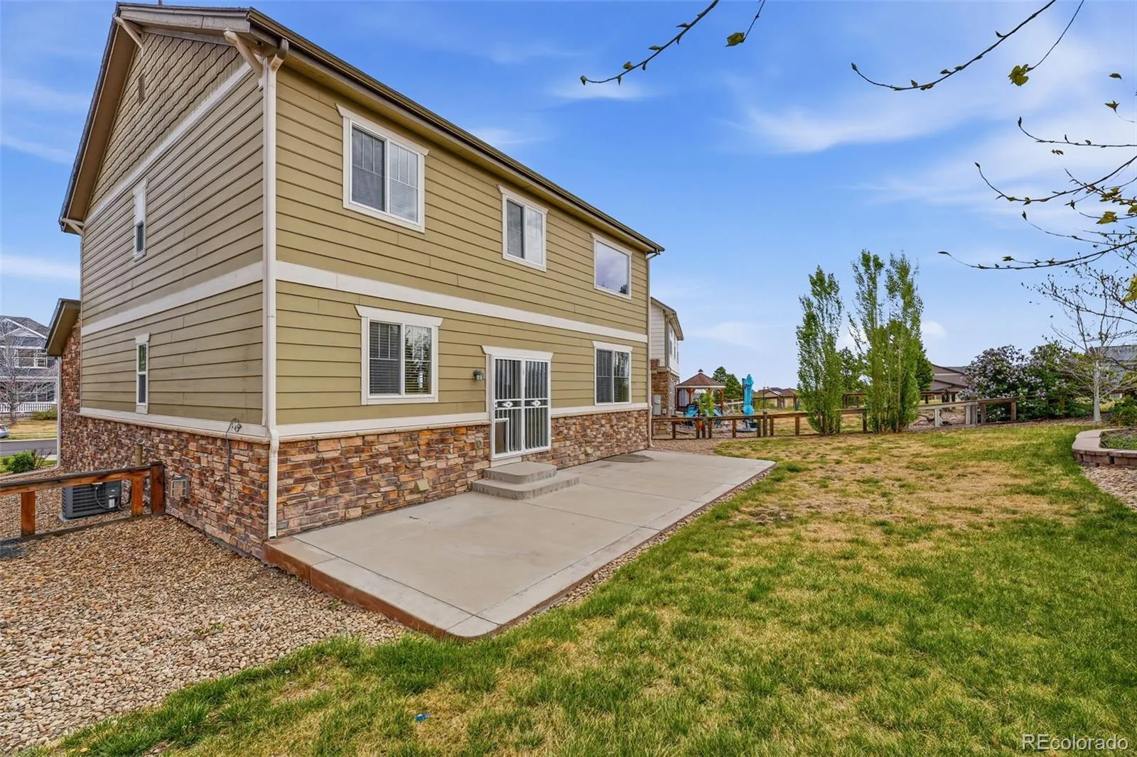26009 E Frost Circle Aurora CO 80016 MLS #REC2414289 04162026173218 1600 34