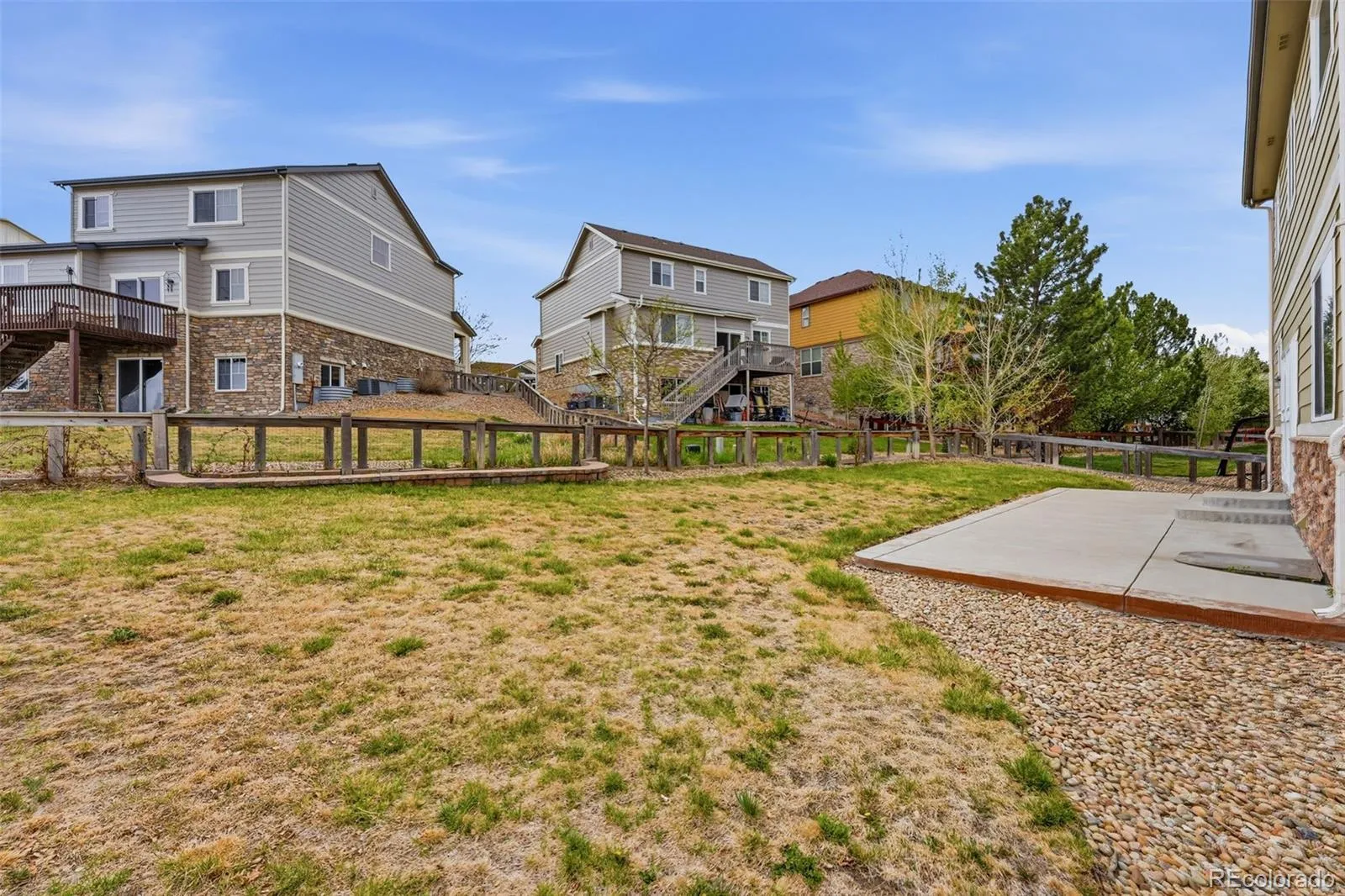 26009 E Frost Circle Aurora CO 80016 MLS #REC2414289 04162026173218 1600 36