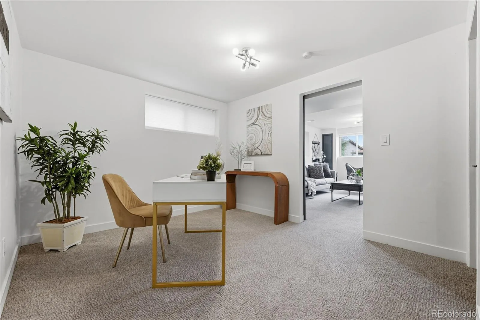 04092026002647 1600 32