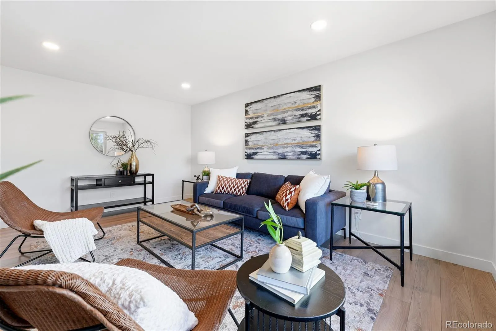 04092026002647 1600 7