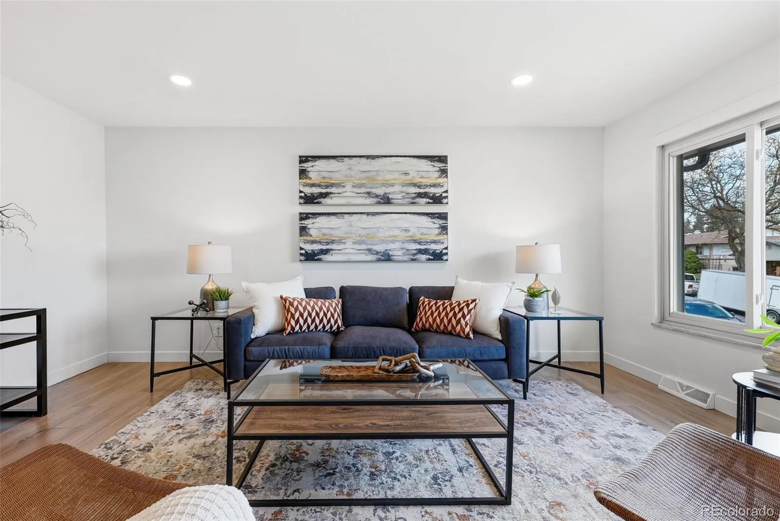 04092026002647 1600 8