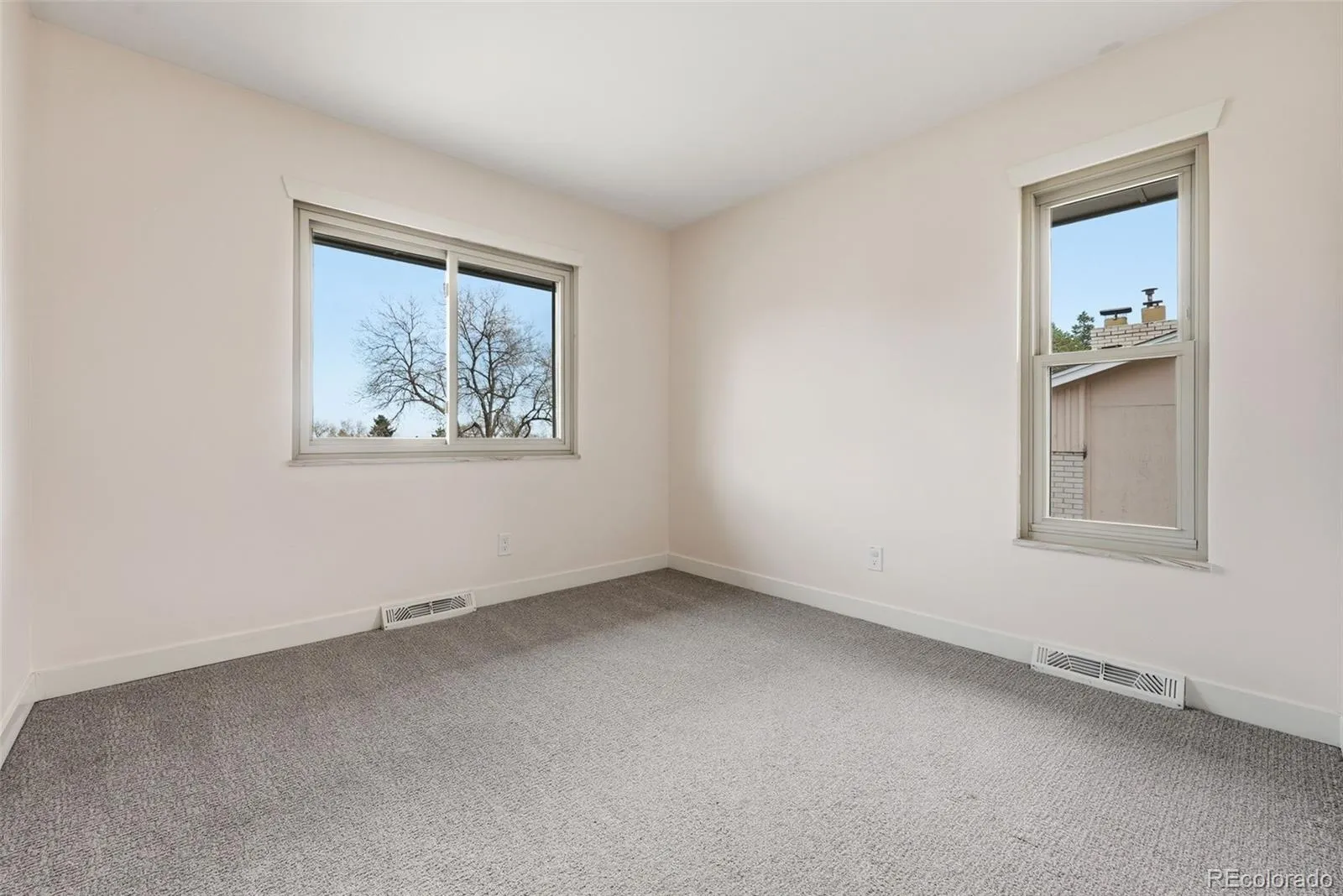 12558 W Arizona Place Lakewood CO 80228 MLS #REC2418178 05182026182650 1600 25