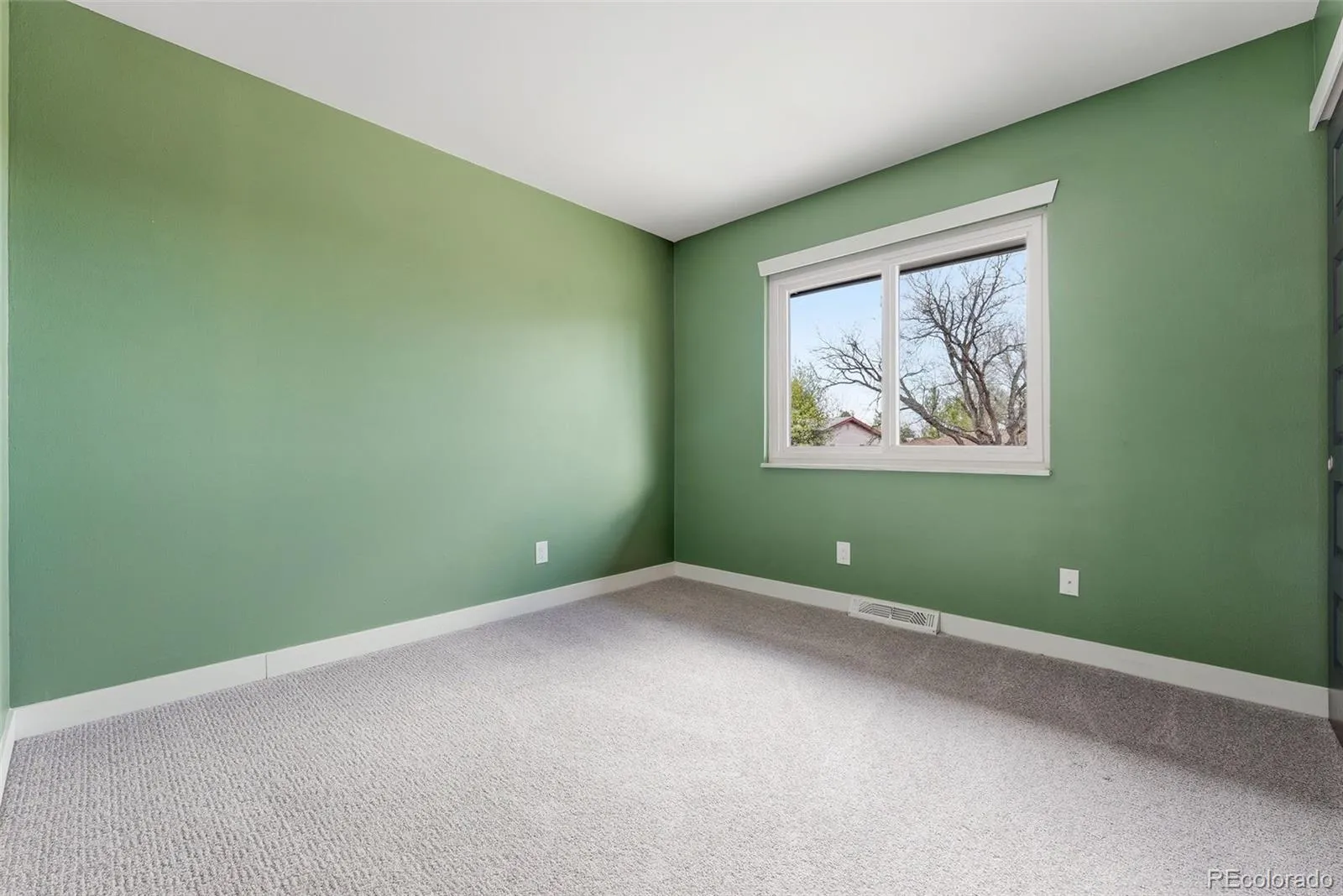 12558 W Arizona Place Lakewood CO 80228 MLS #REC2418178 05182026182650 1600 27