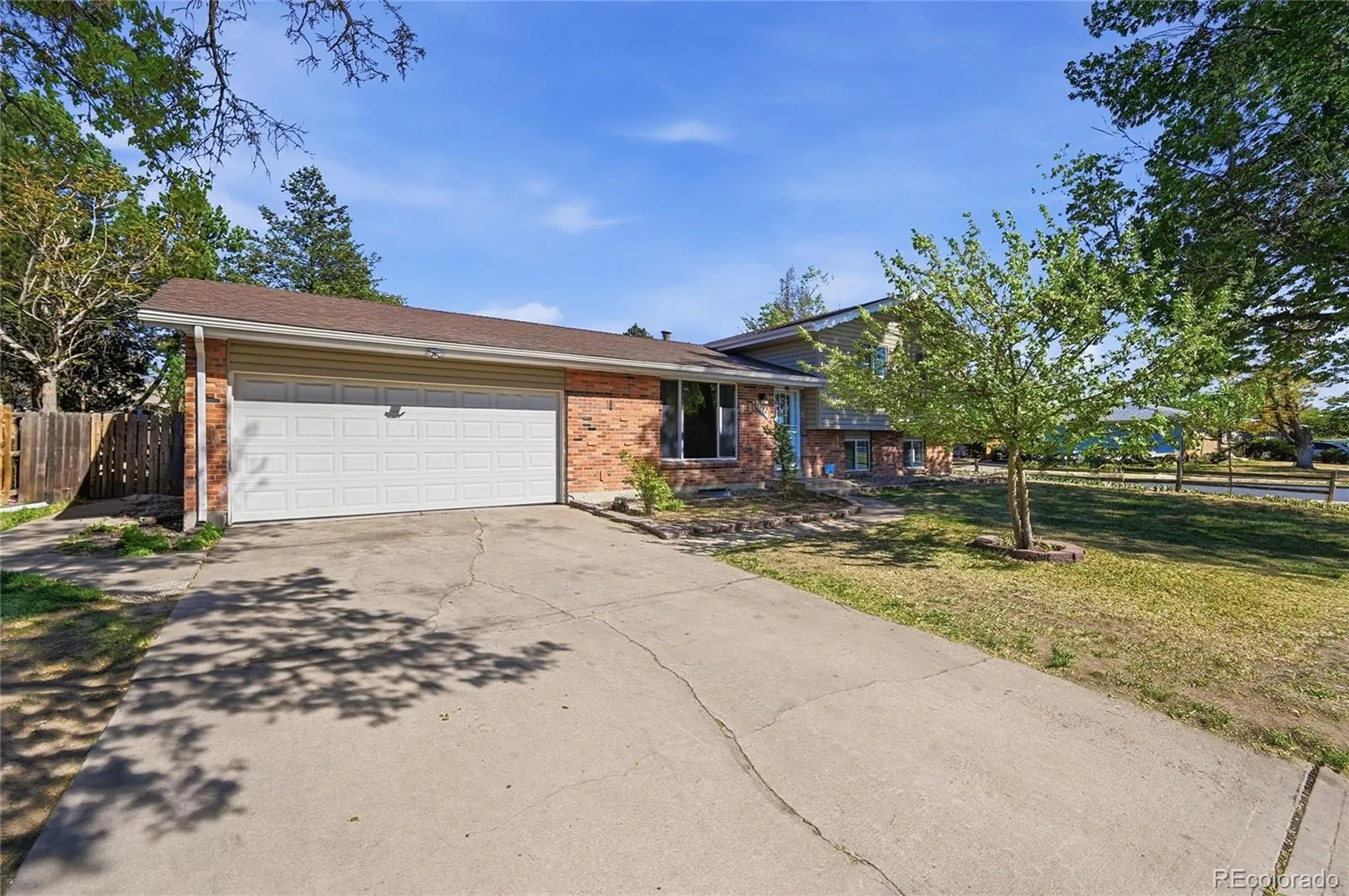 994 S Victor Way Aurora CO 80012 MLS #REC2421588 04172026140945 1600 1