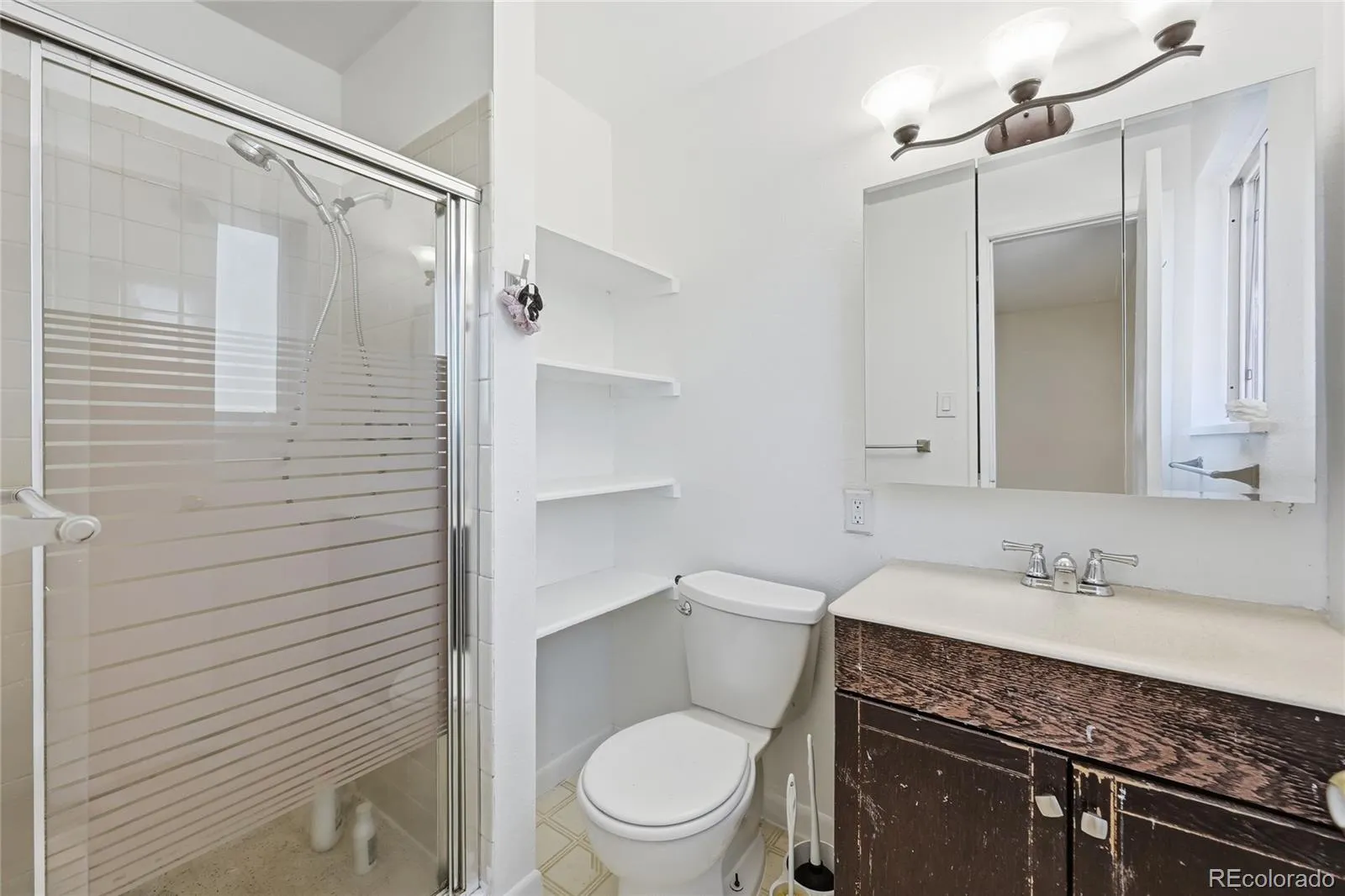 994 S Victor Way Aurora CO 80012 MLS #REC2421588 04172026140945 1600 12