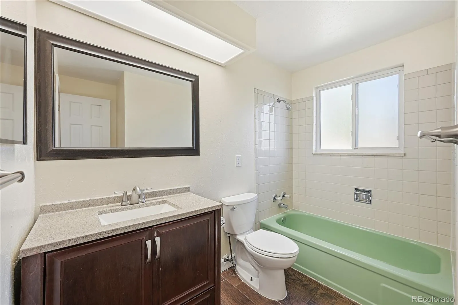 994 S Victor Way Aurora CO 80012 MLS #REC2421588 04172026140945 1600 14