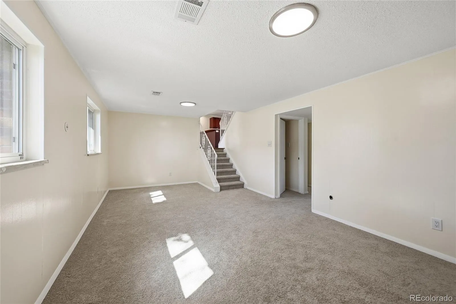 994 S Victor Way Aurora CO 80012 MLS #REC2421588 04172026140945 1600 16