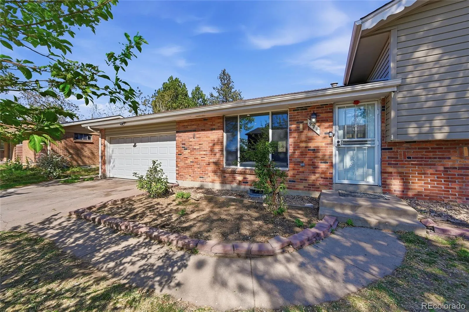 994 S Victor Way Aurora CO 80012 MLS #REC2421588 04172026140945 1600 2