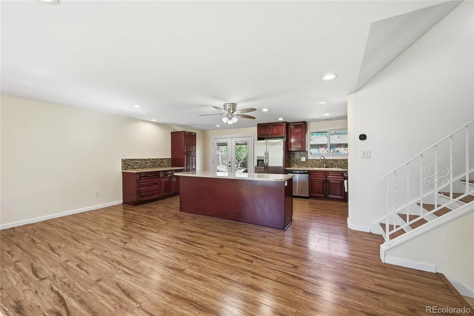 994 S Victor Way Aurora CO 80012 MLS #REC2421588 04172026140945 1600 3