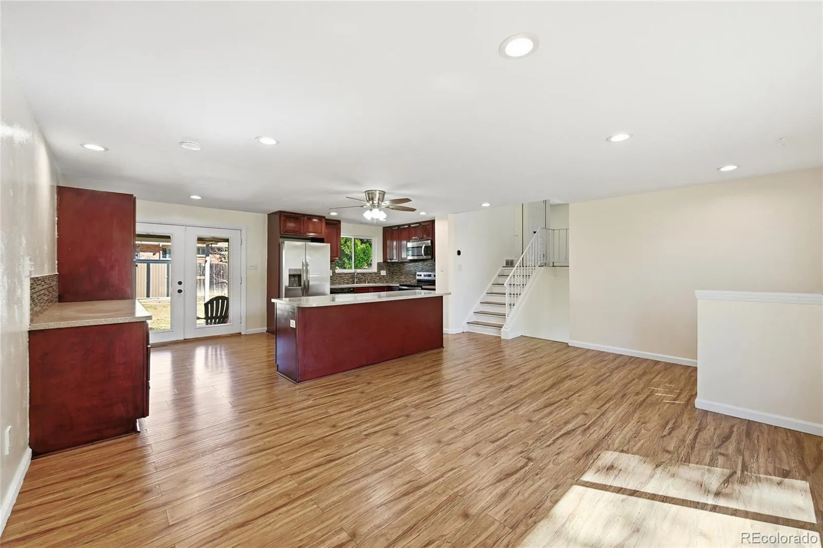 994 S Victor Way Aurora CO 80012 MLS #REC2421588 04172026140945 1600 4