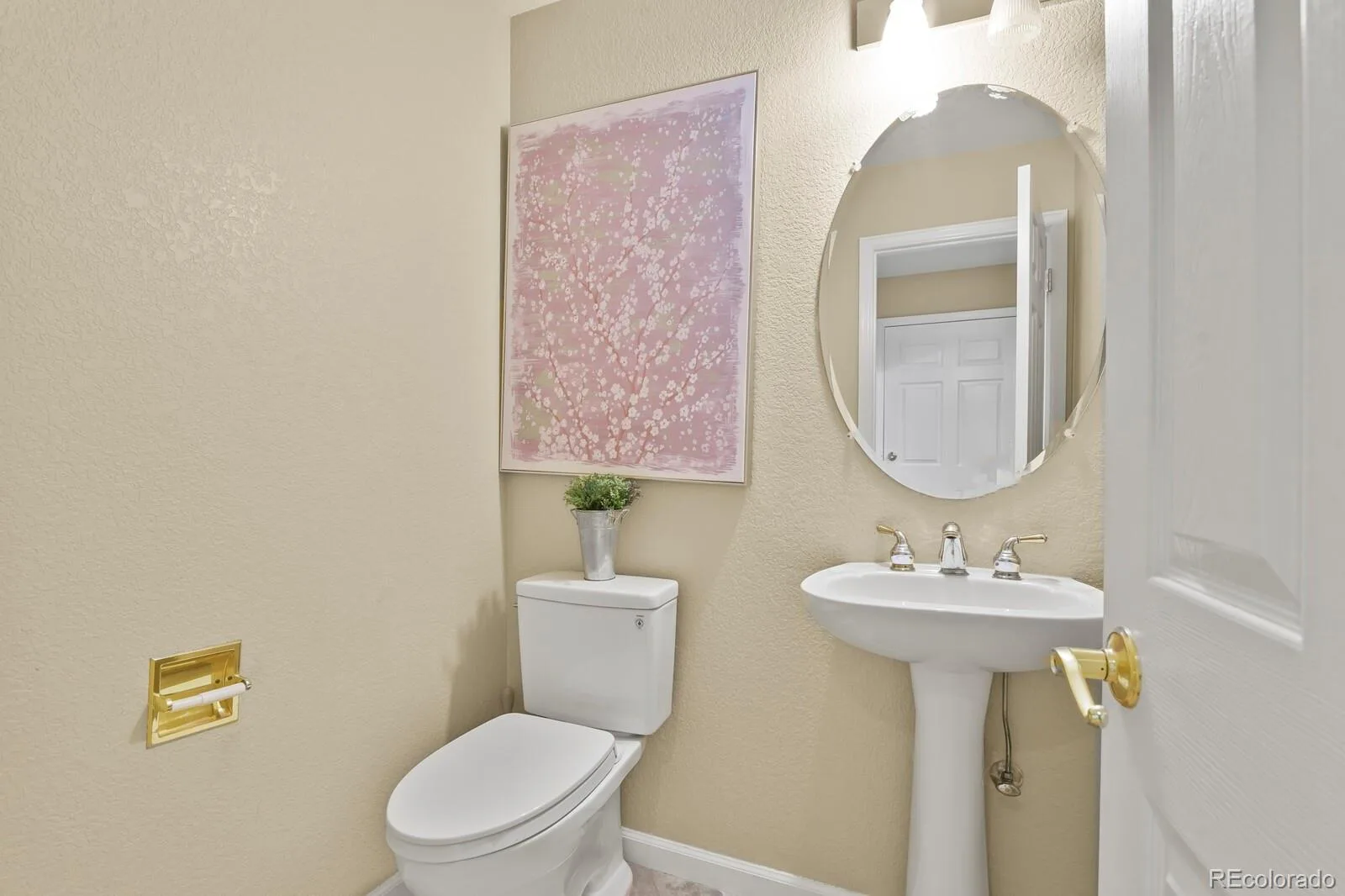 18093 E Alamo Drive Centennial CO 80015 | MLS #REC2423506 09222026222424 1600 22