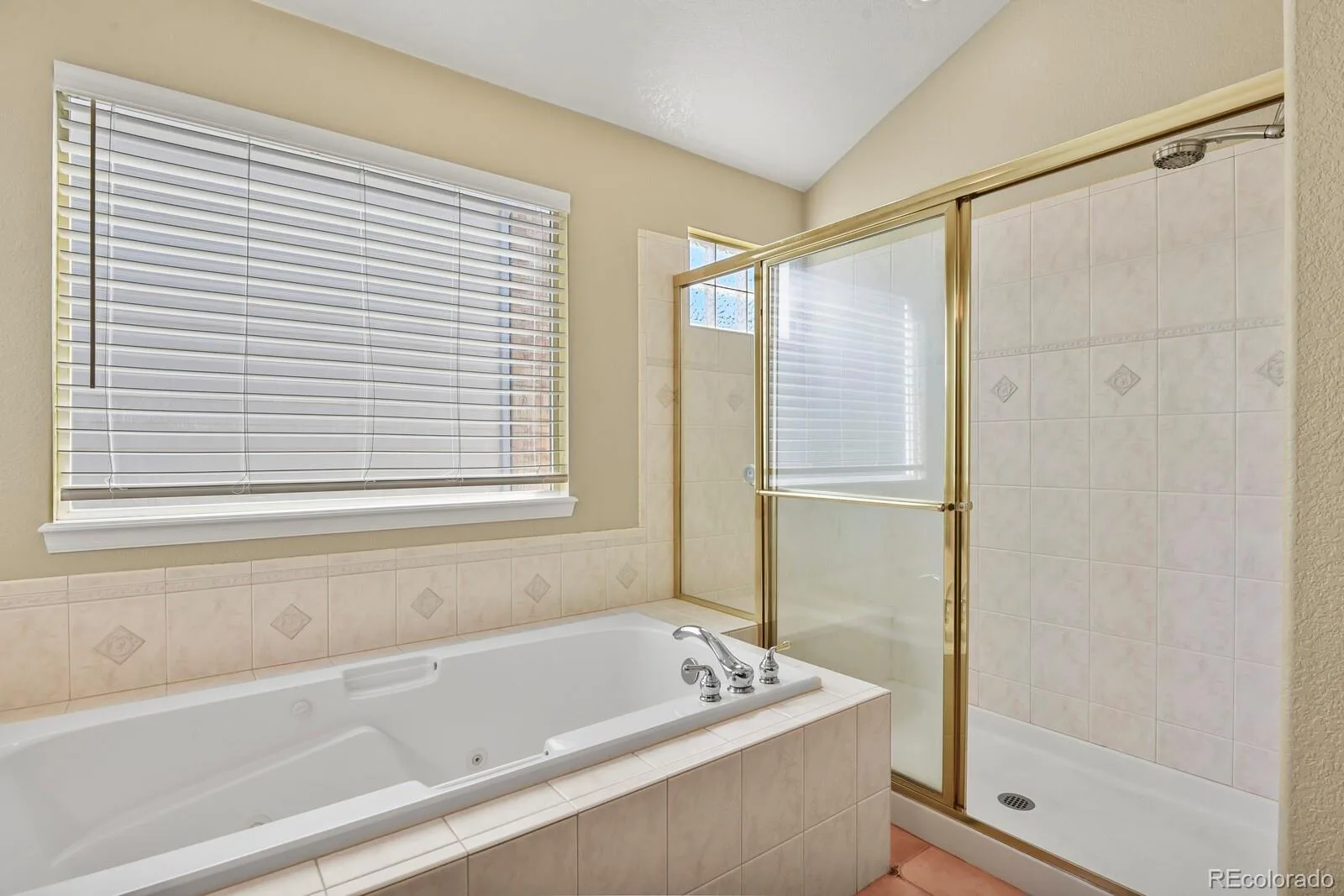 18093 E Alamo Drive Centennial CO 80015 | MLS #REC2423506 09222026222424 1600 28