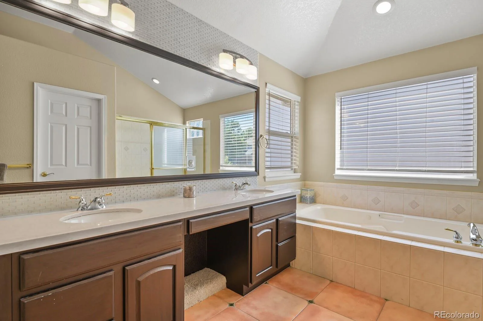 18093 E Alamo Drive Centennial CO 80015 | MLS #REC2423506 09222026222424 1600 29