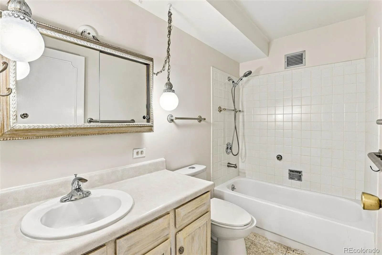 13635 E Bates Avenue #212 Aurora CO 80014 | MLS #REC2427444 09222026222353 1600 16