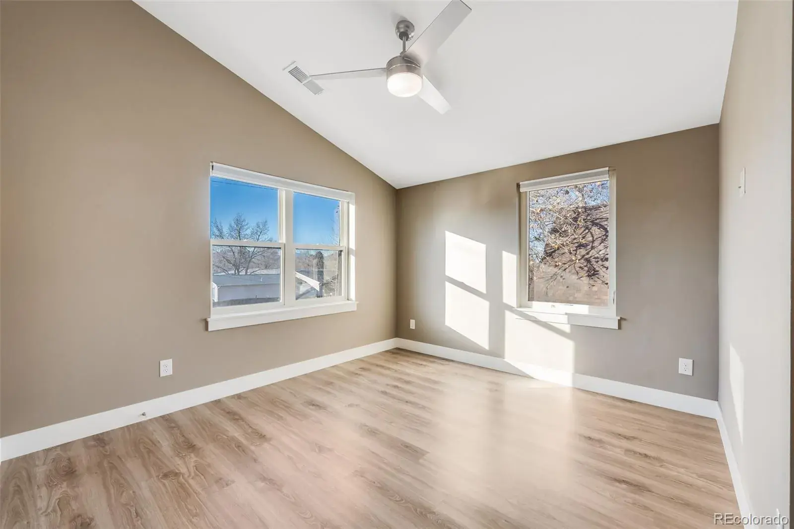 3880 Sheridan Boulevard Denver CO 80212 MLS #REC2427459 02062026211658 1600 19