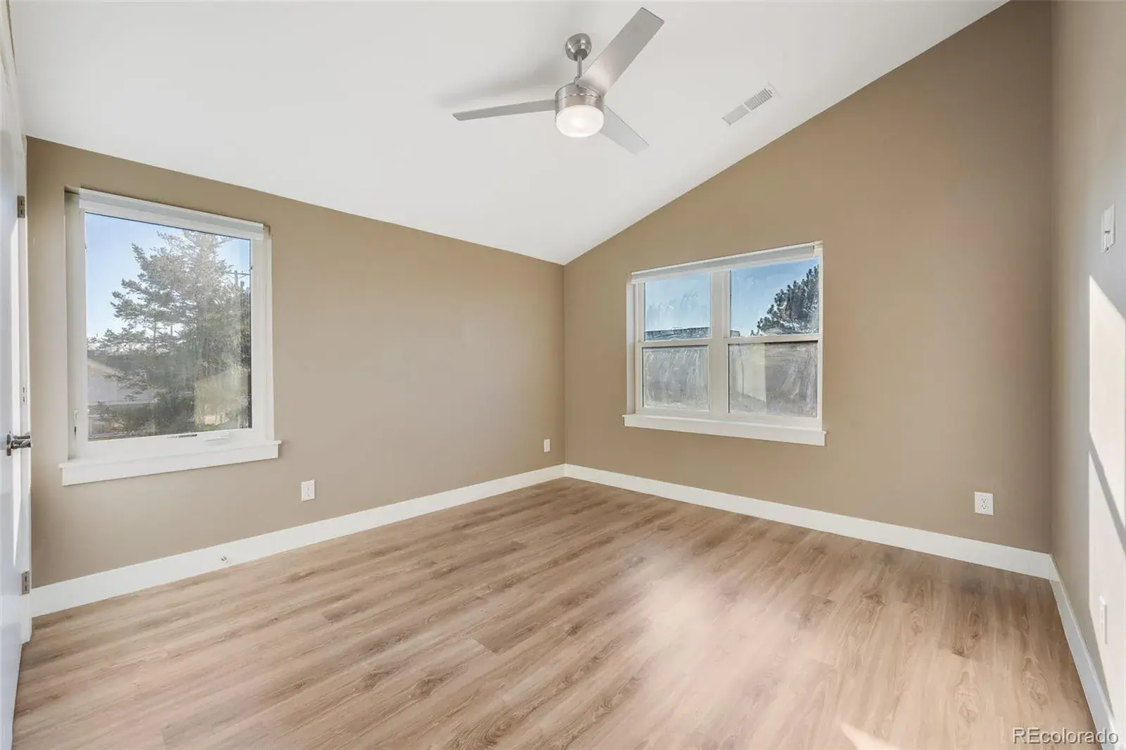 3880 Sheridan Boulevard Denver CO 80212 MLS #REC2427459 02062026211658 1600 21