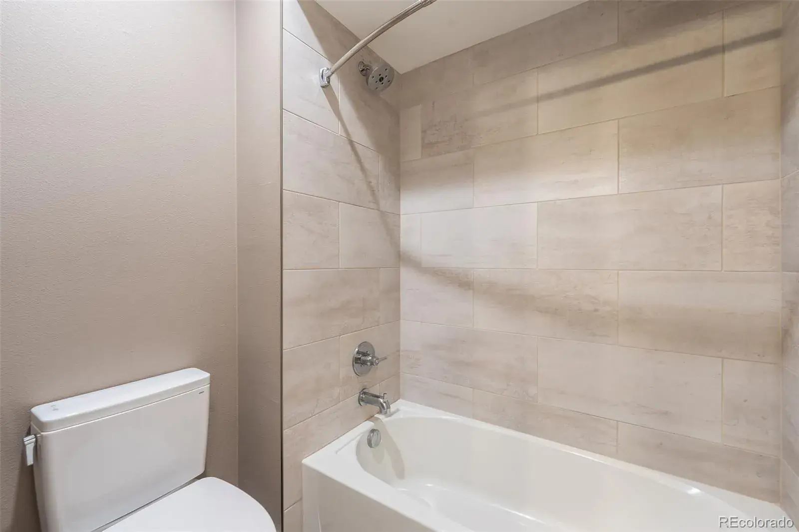 3880 Sheridan Boulevard Denver CO 80212 MLS #REC2427459 02062026211658 1600 27