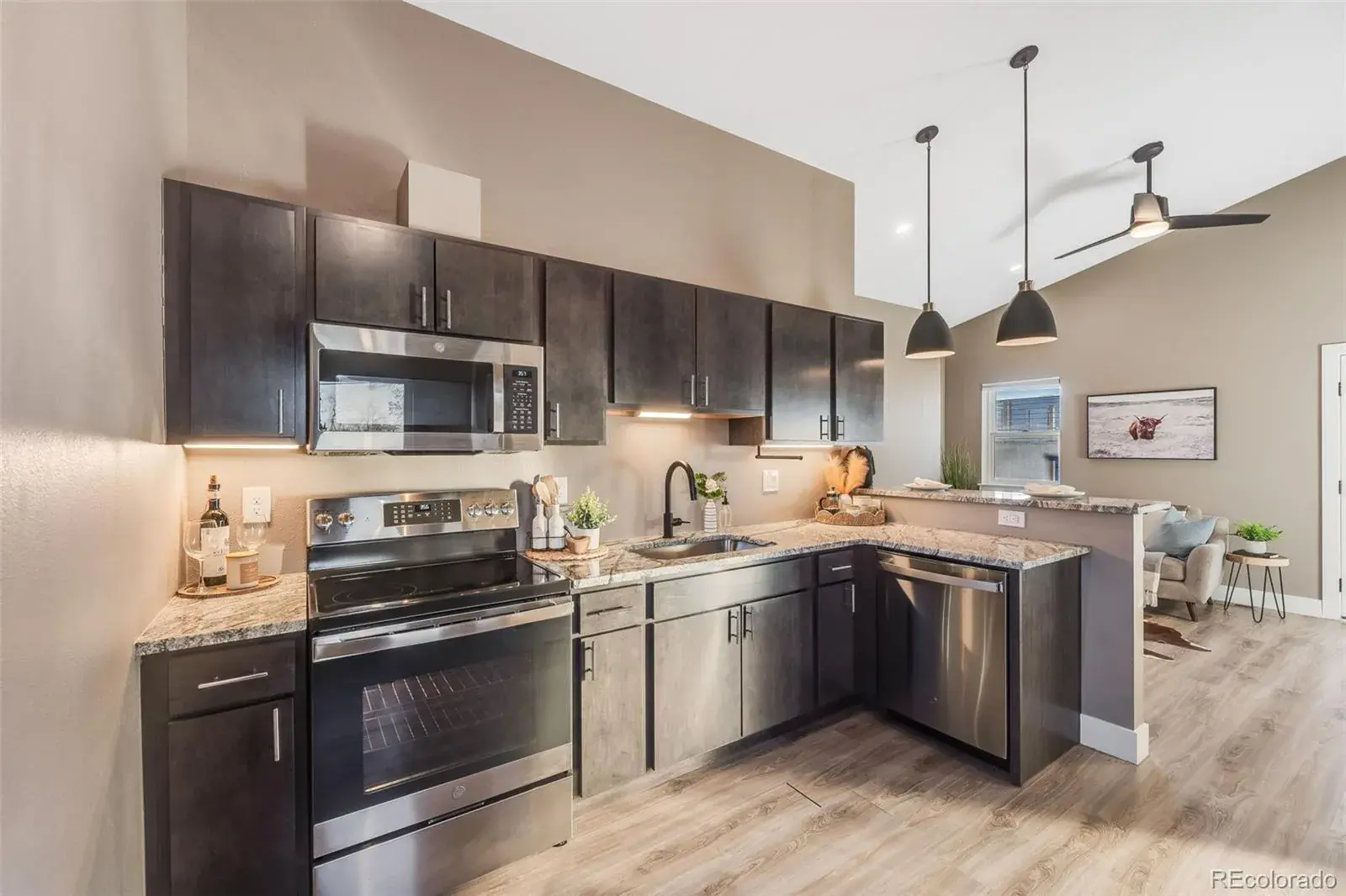3880 Sheridan Boulevard Denver CO 80212 MLS #REC2427459 02062026211658 1600 34