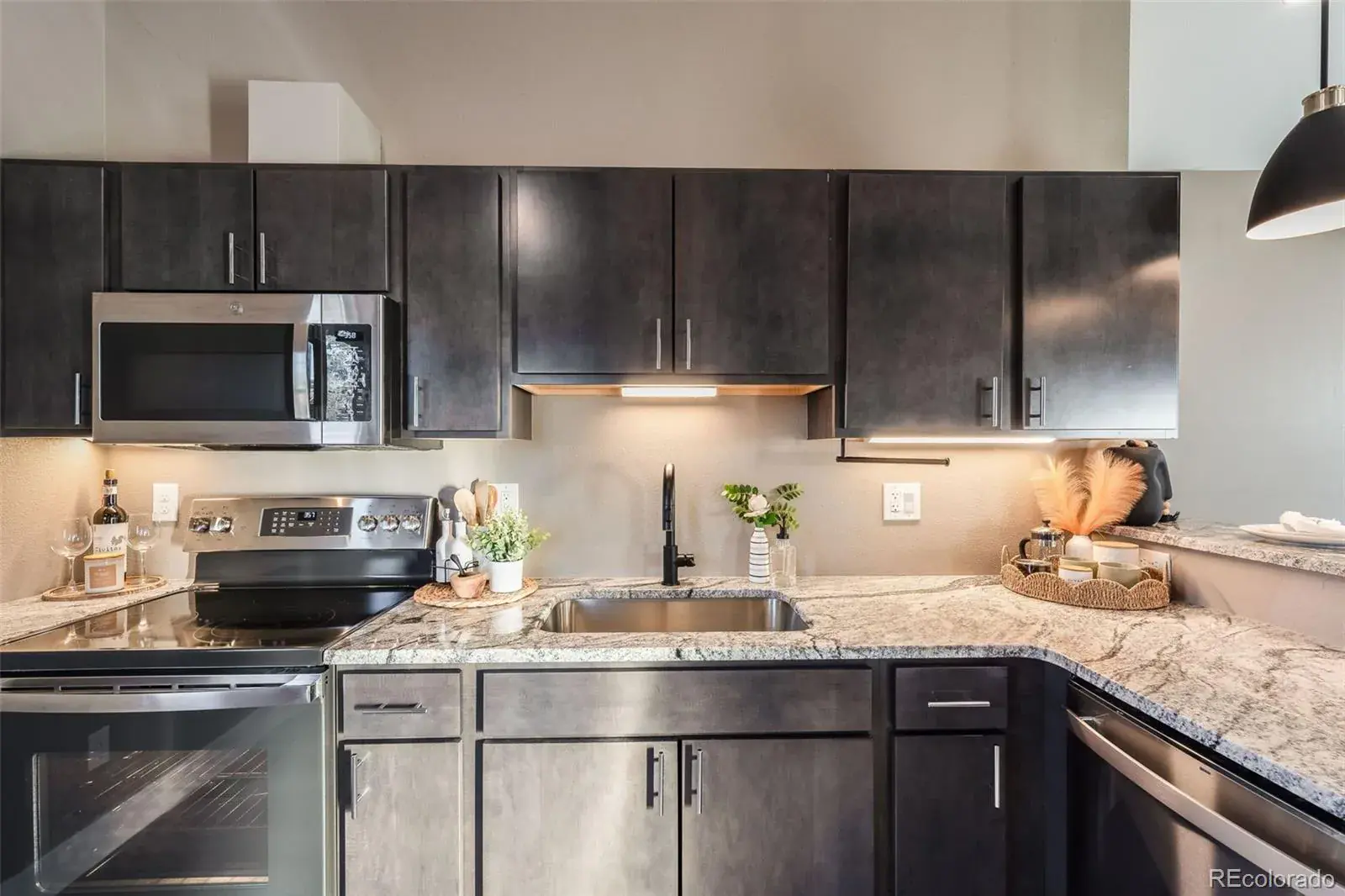 3880 Sheridan Boulevard Denver CO 80212 MLS #REC2427459 02062026211658 1600 35