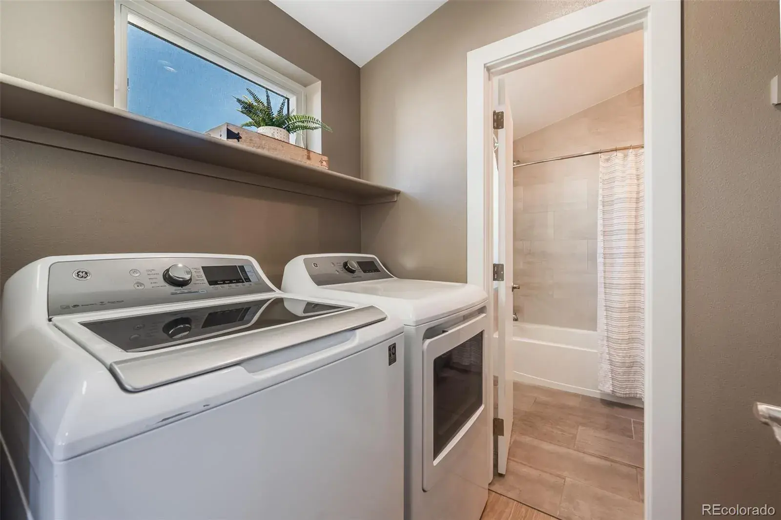 3880 Sheridan Boulevard Denver CO 80212 MLS #REC2427459 02062026211658 1600 39