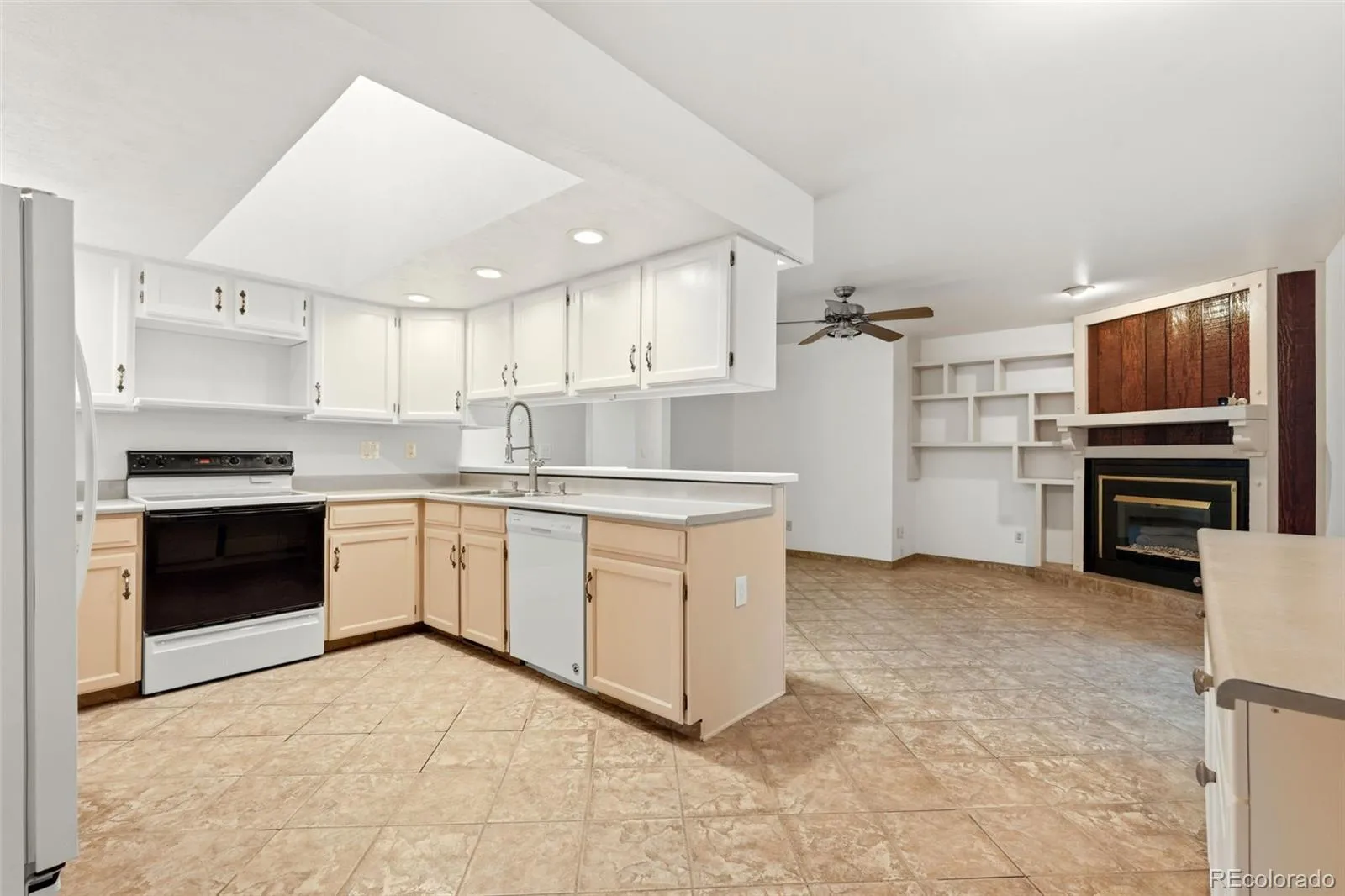 61 Scott S Drive Broomfield CO 80020 MLS #REC2431298 05102026023239 1600 10