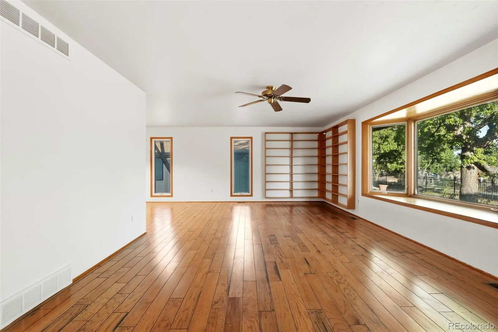 61 Scott S Drive Broomfield CO 80020 MLS #REC2431298 05102026023239 1600 5