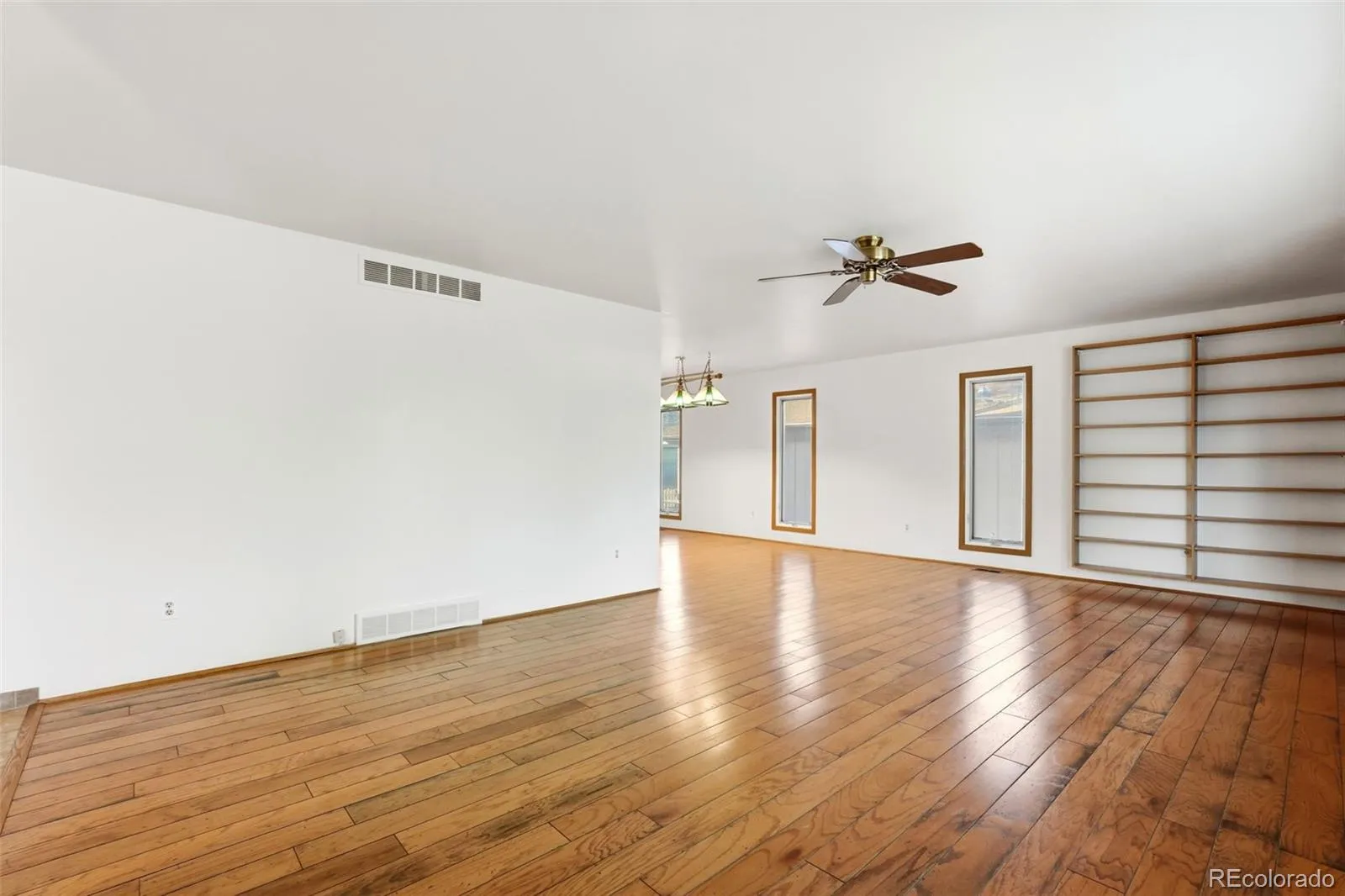 61 Scott S Drive Broomfield CO 80020 MLS #REC2431298 05102026023239 1600 6