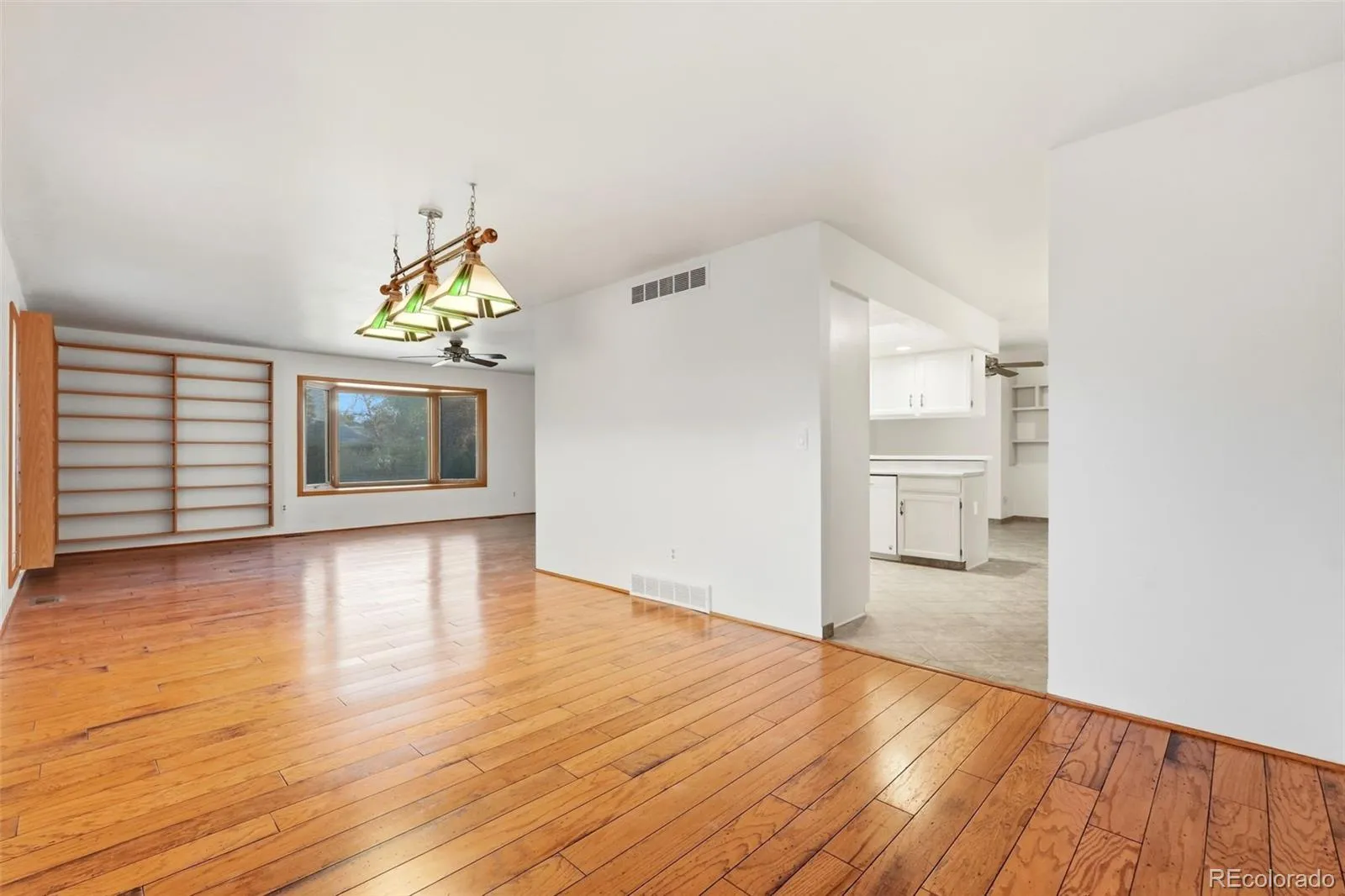 61 Scott S Drive Broomfield CO 80020 MLS #REC2431298 05102026023239 1600 8