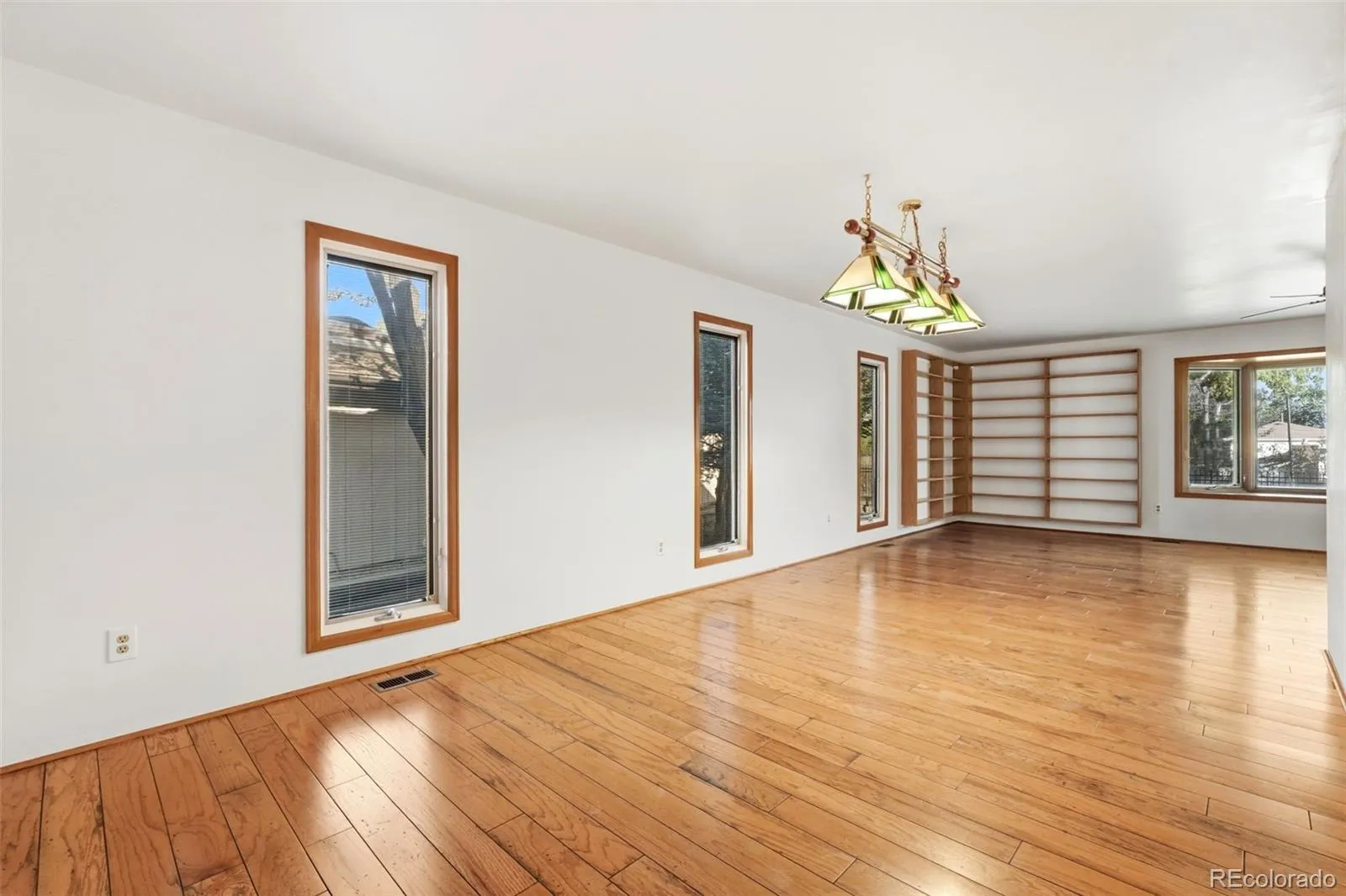 61 Scott S Drive Broomfield CO 80020 MLS #REC2431298 05102026023239 1600 9