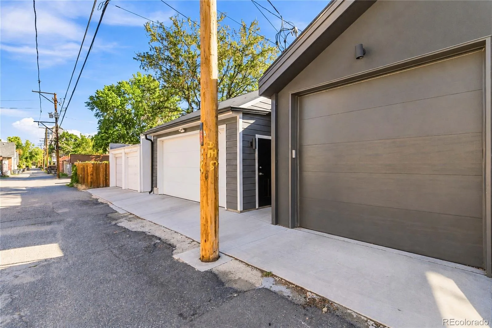 11 Pennsylvania Street Denver CO 80203 | MLS #REC2431549 09222026222335 1600 23