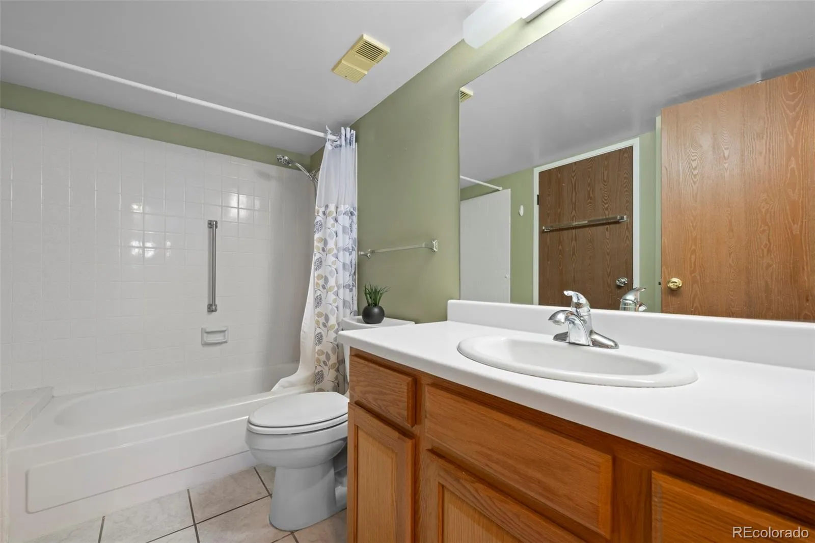 13992 E Marina Drive #407 Aurora CO 80014 MLS #REC2438388 05052026223931 1600 15