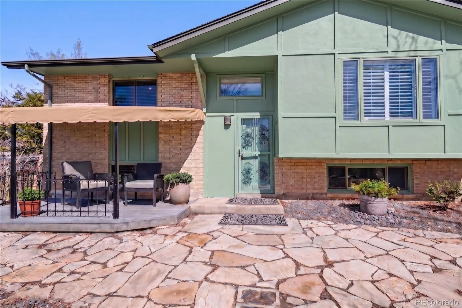 8095 E Lehigh Avenue Denver CO 80237 MLS #REC2438649 06232026205251 1600 18