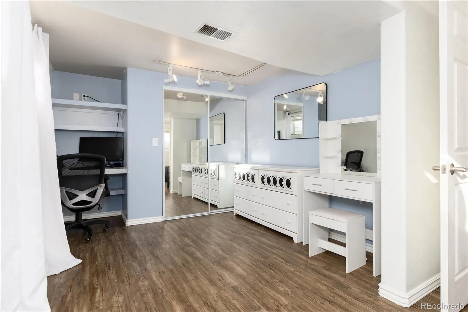 04102026194733 1600 25