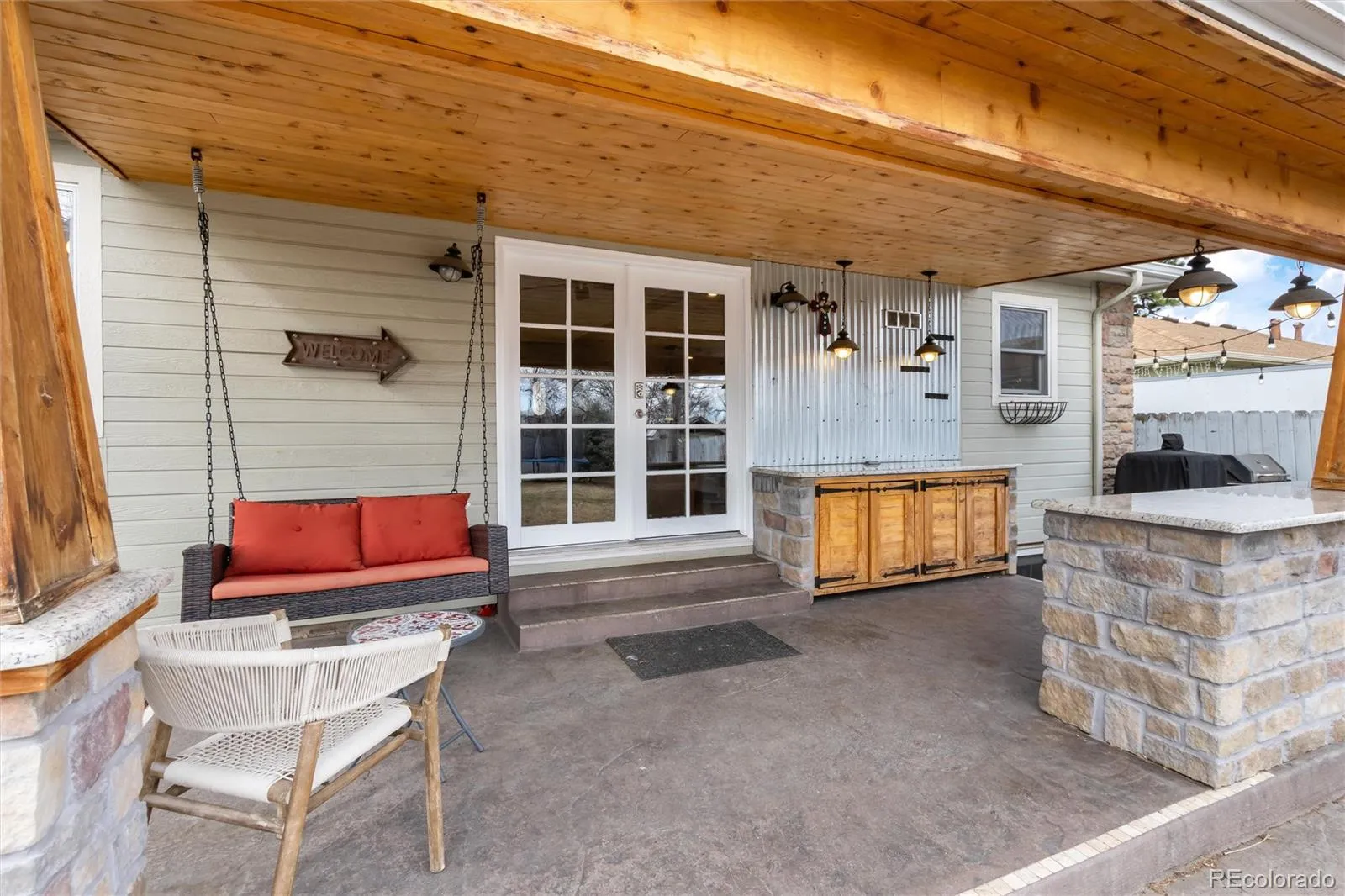 04102026194733 1600 32