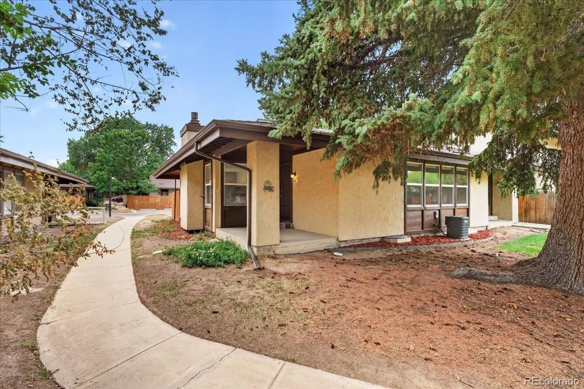 3736 S Fairplay Way Aurora CO 80014 | MLS #REC2441807 08192026160936 1200 1