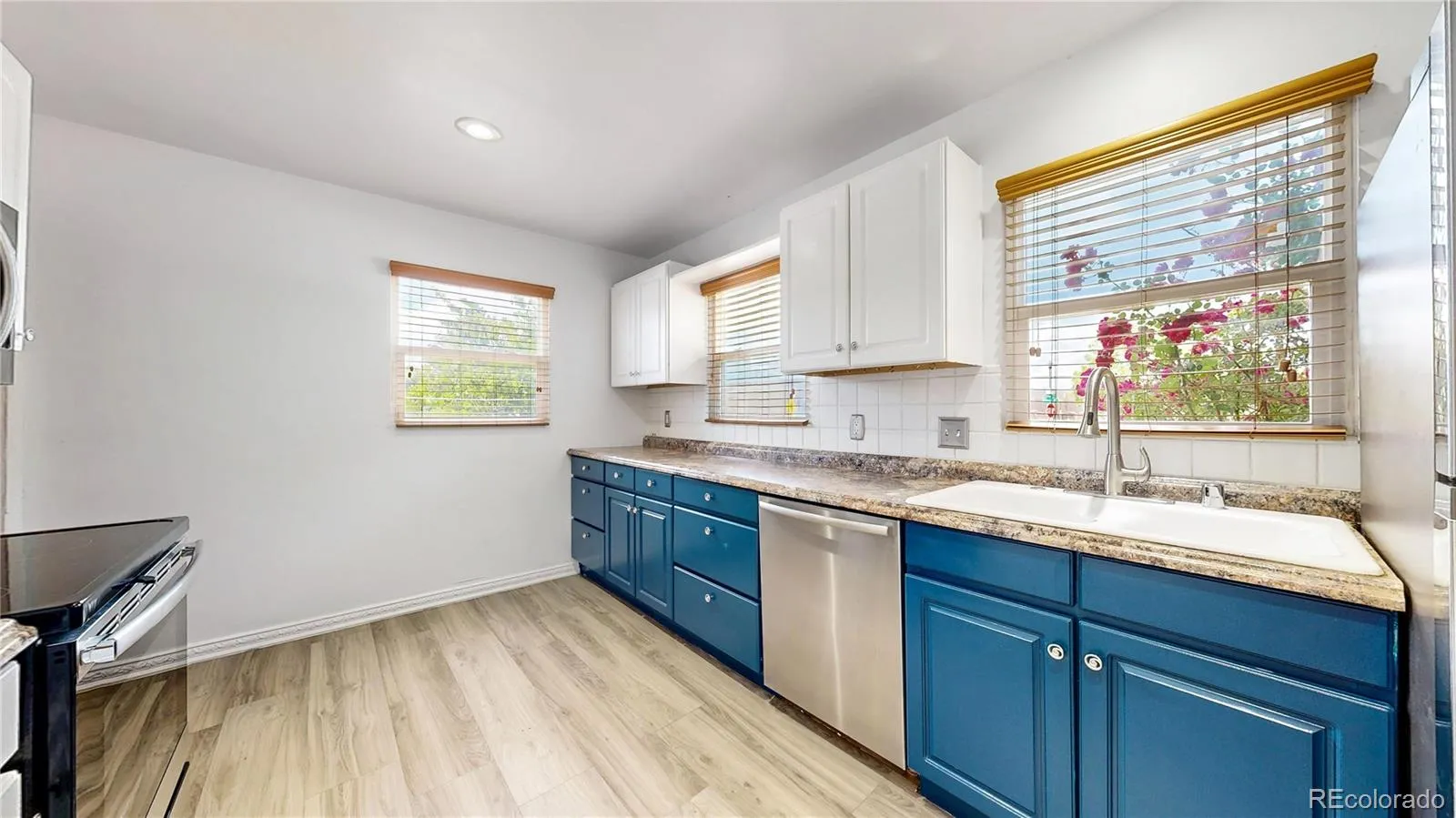 3290 S Elati Street Englewood CO 80110 MLS #REC2457111 05282026162423 1600 11