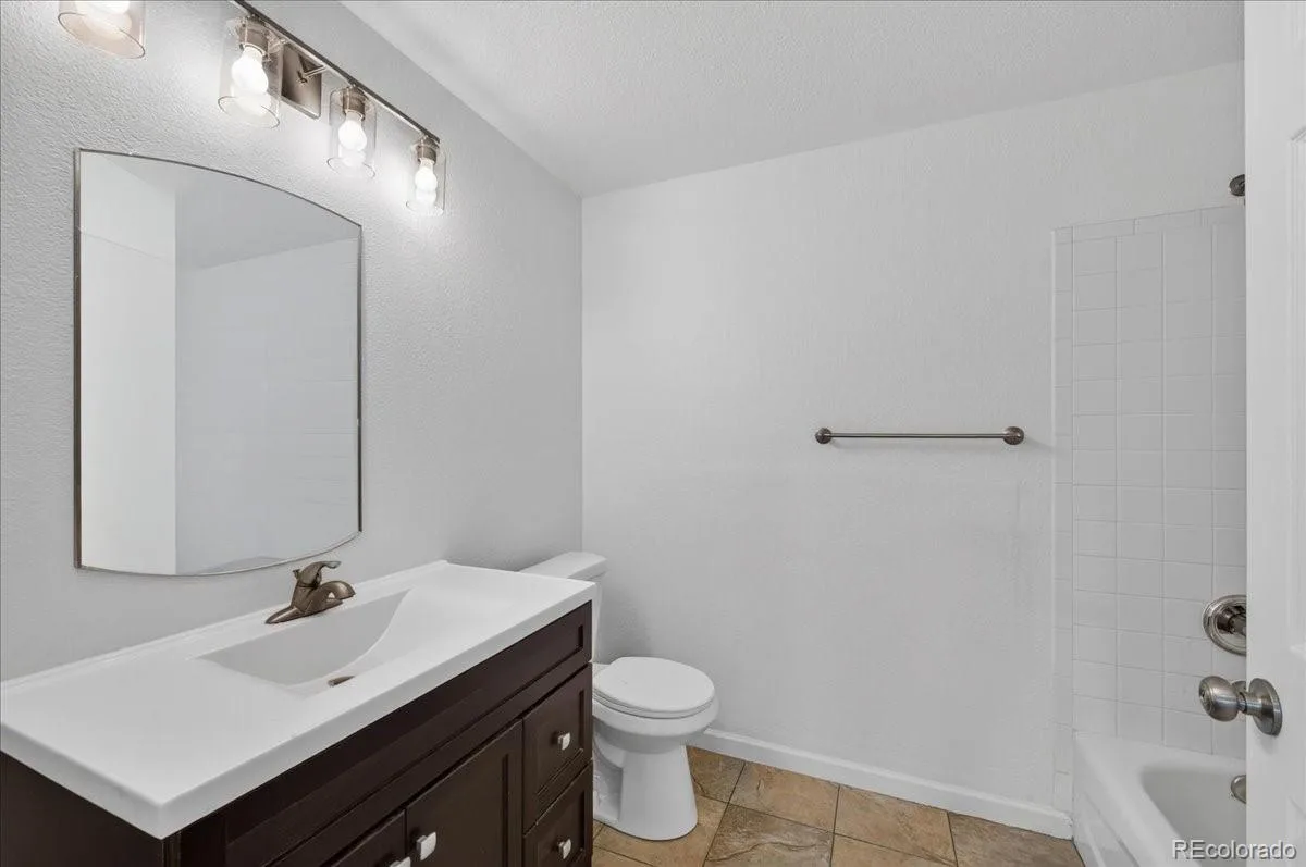 2122 S Fulton Circle #103 Aurora CO 80247 | MLS #REC2457188 08062026051607 1200 17