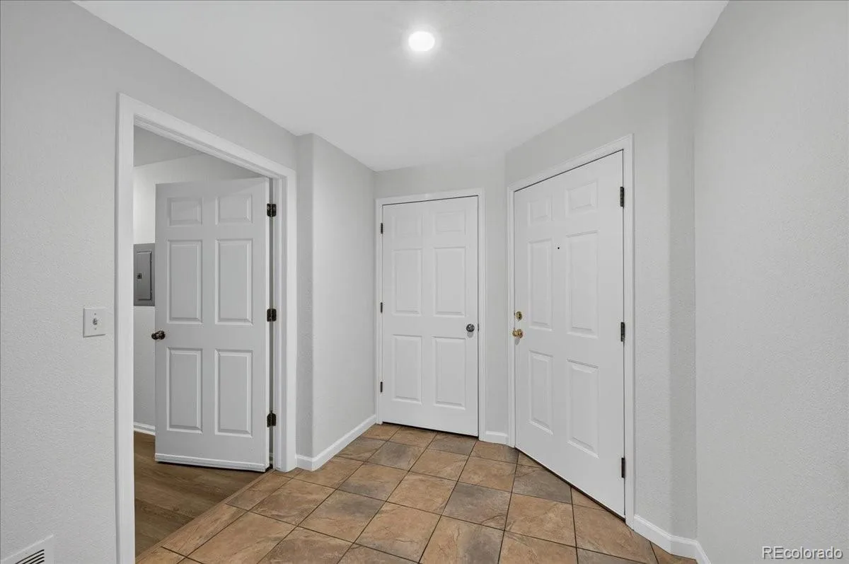 2122 S Fulton Circle #103 Aurora CO 80247 | MLS #REC2457188 08062026051607 1200 19